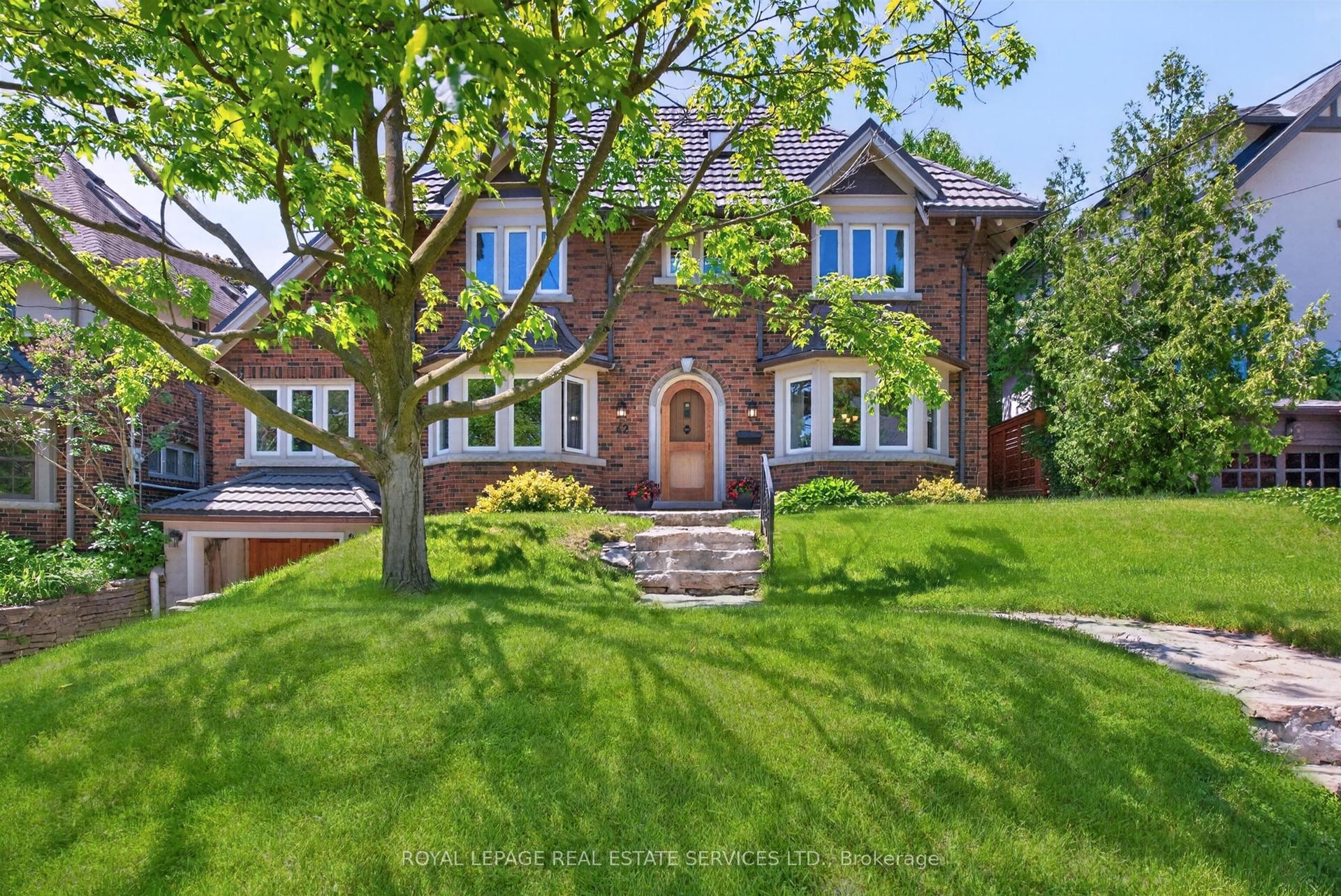 42 Humbercrest Boulevard — photo 1