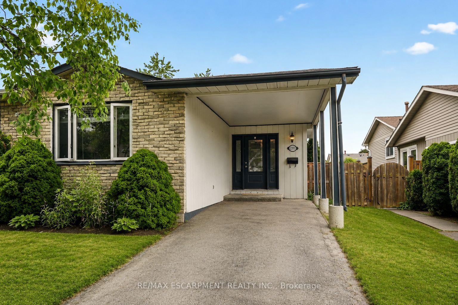 2353 Middlesmoor Crescent — photo 1