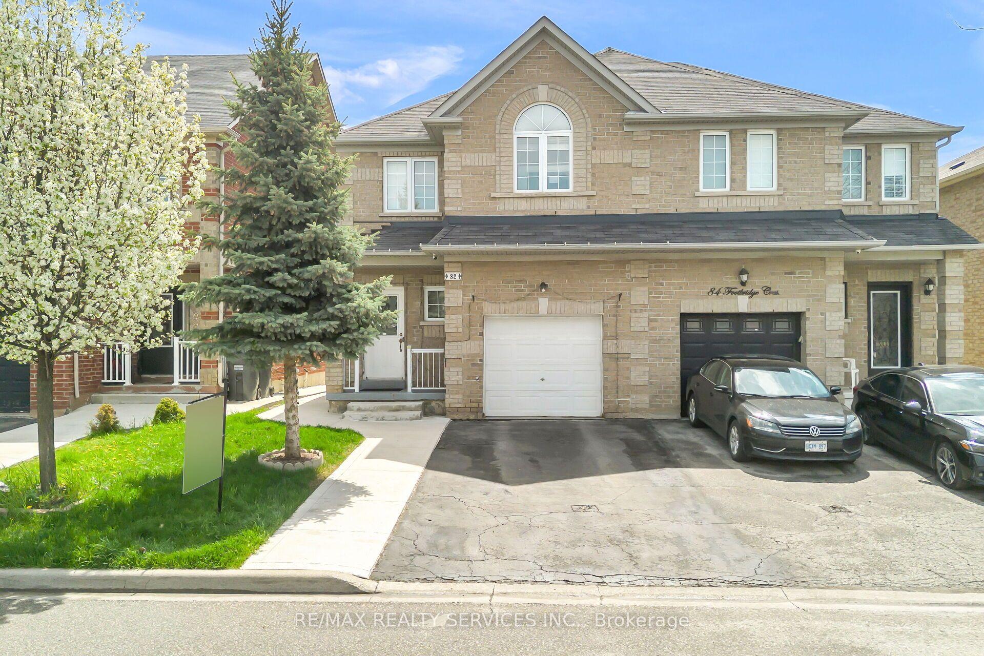 82 Footbridge Crescent — photo 1