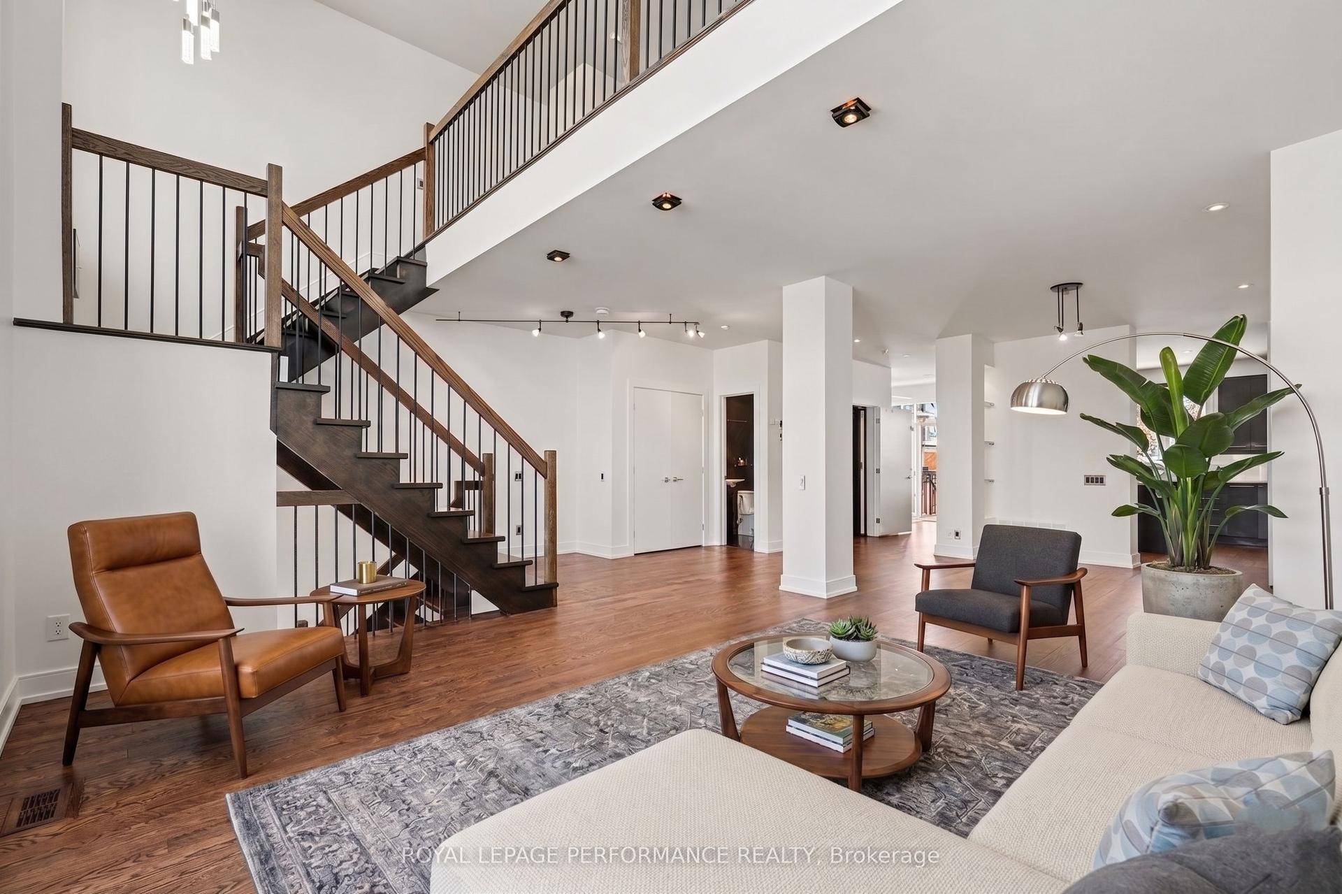 805 Kingsmere Avenue — photo 1