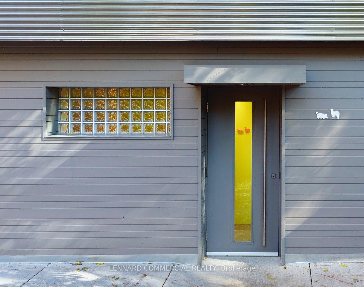 121 Logan Avenue — photo 1