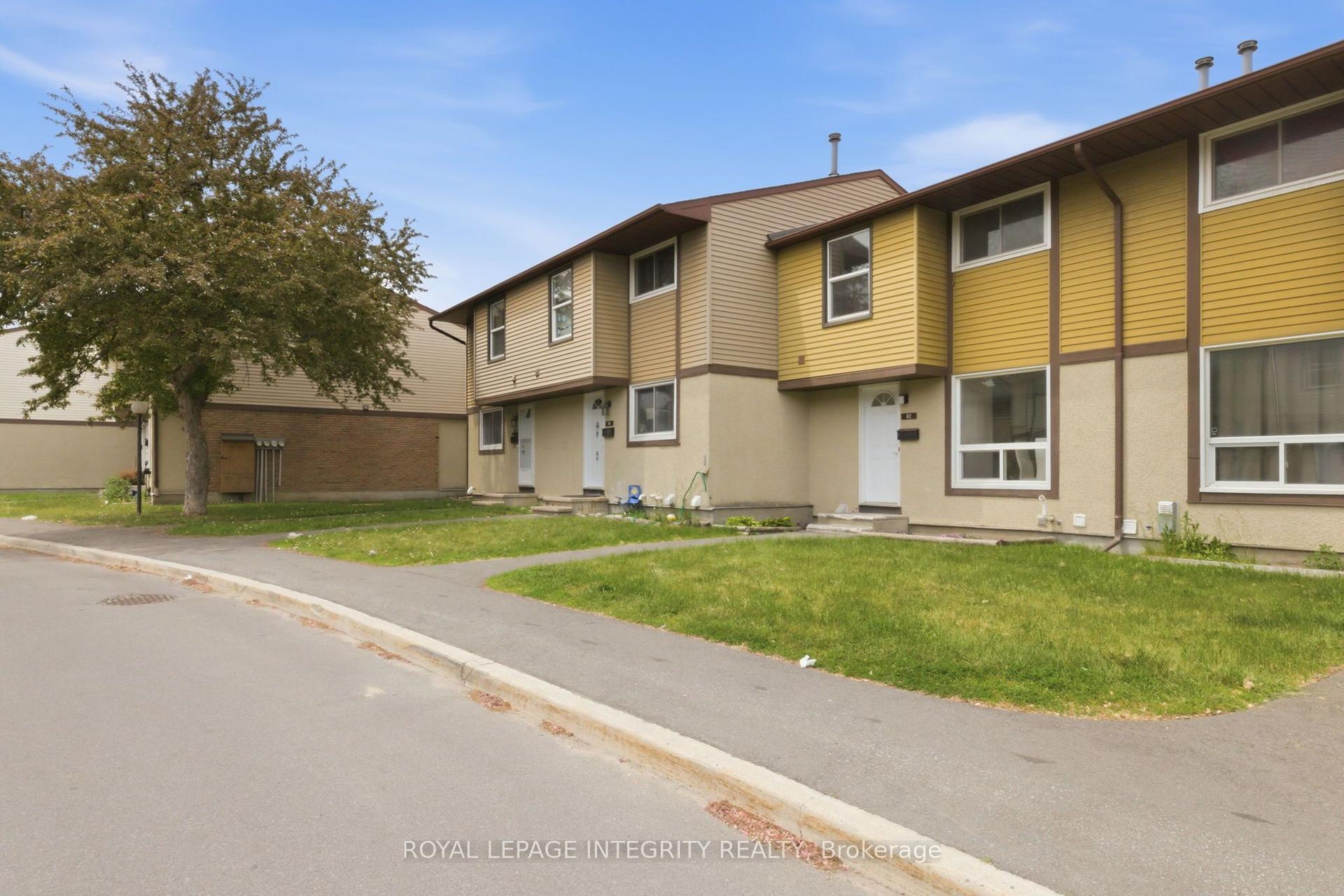 2570 Southvale Crescent 82 #82, Elmvale Acres and Area — Condo Town for sale, photo 1