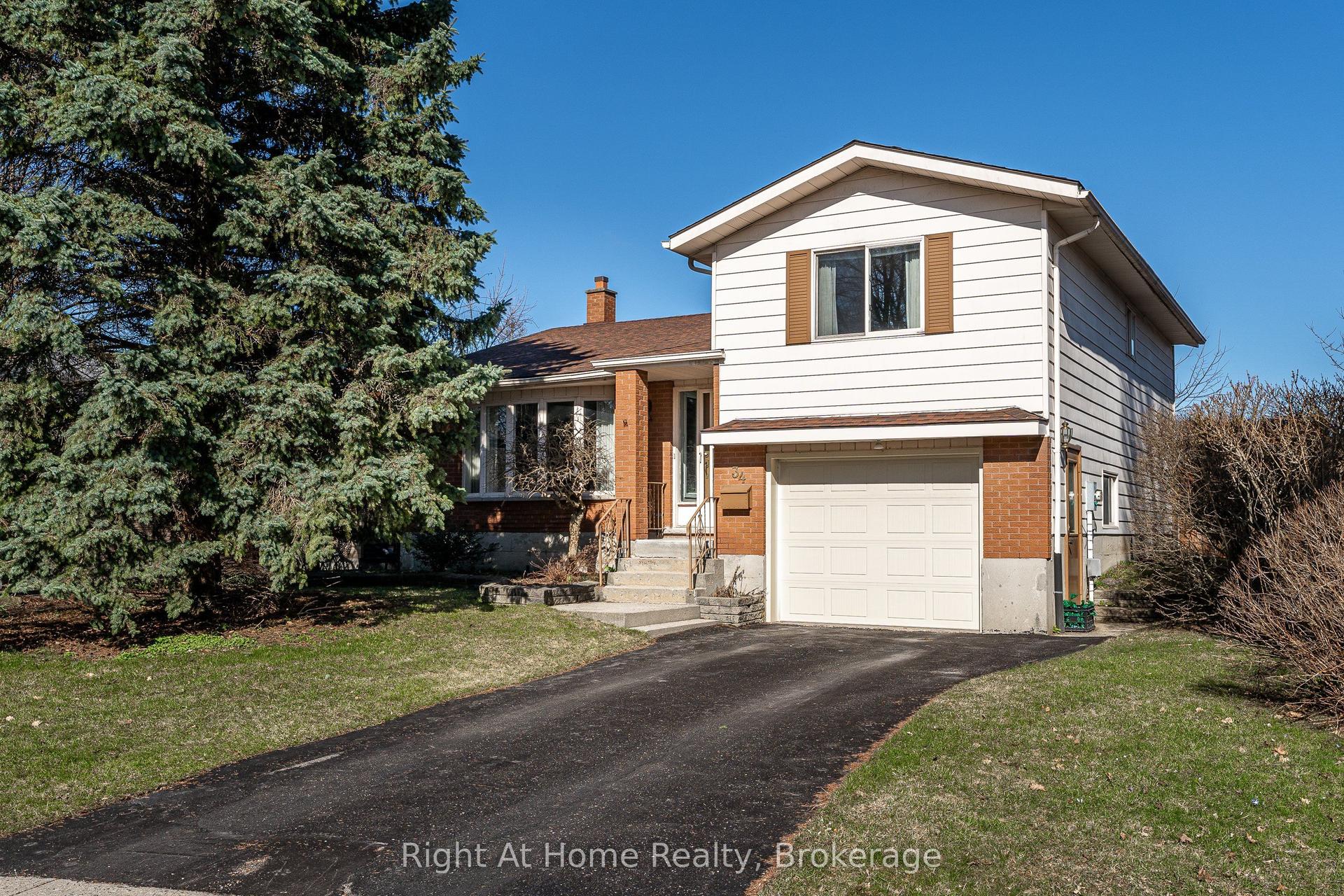 34 White Street, Stratford — Detached for sale, photo 1