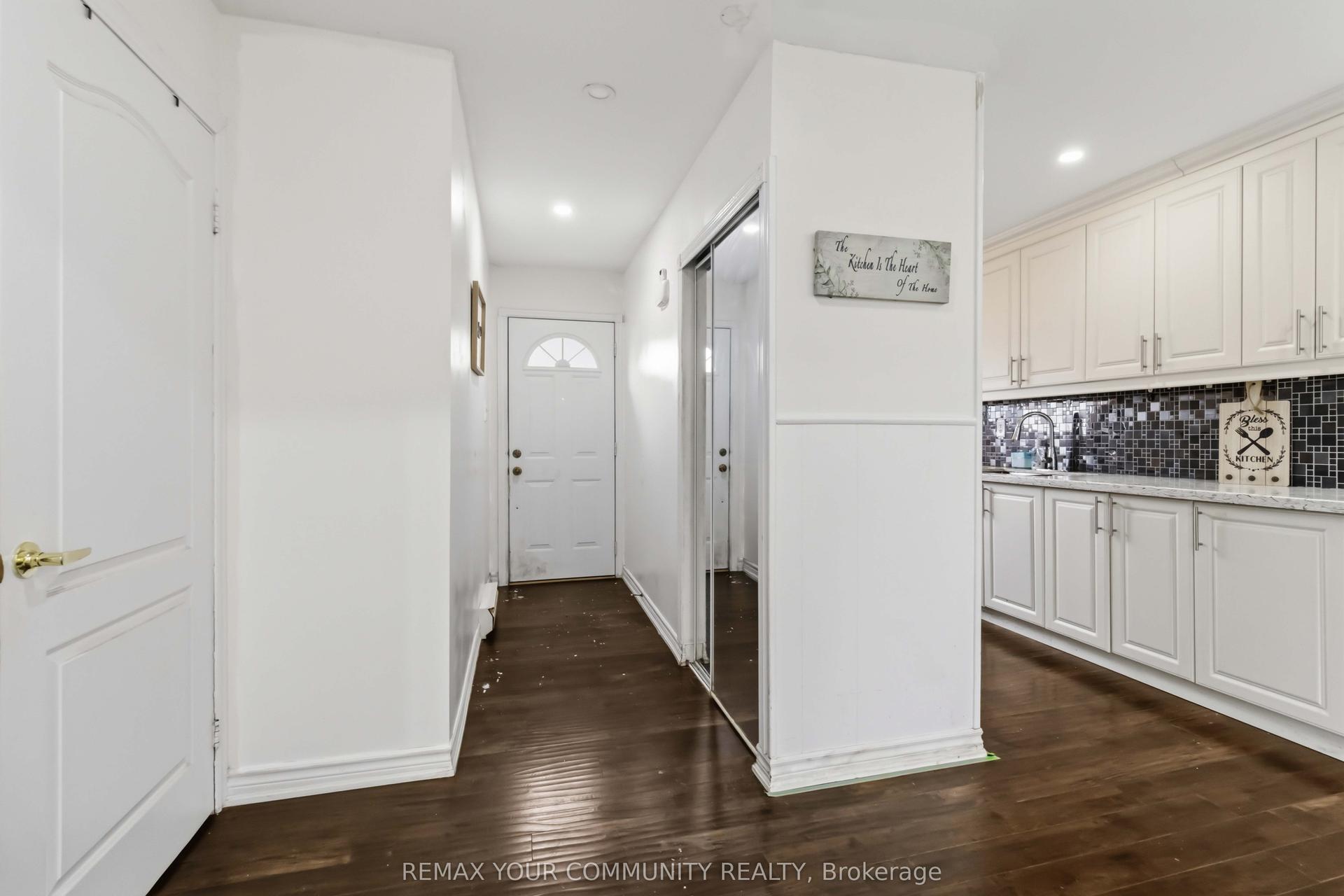 11 Grantbrook Court, Brampton — Townhouse for sale, photo 1