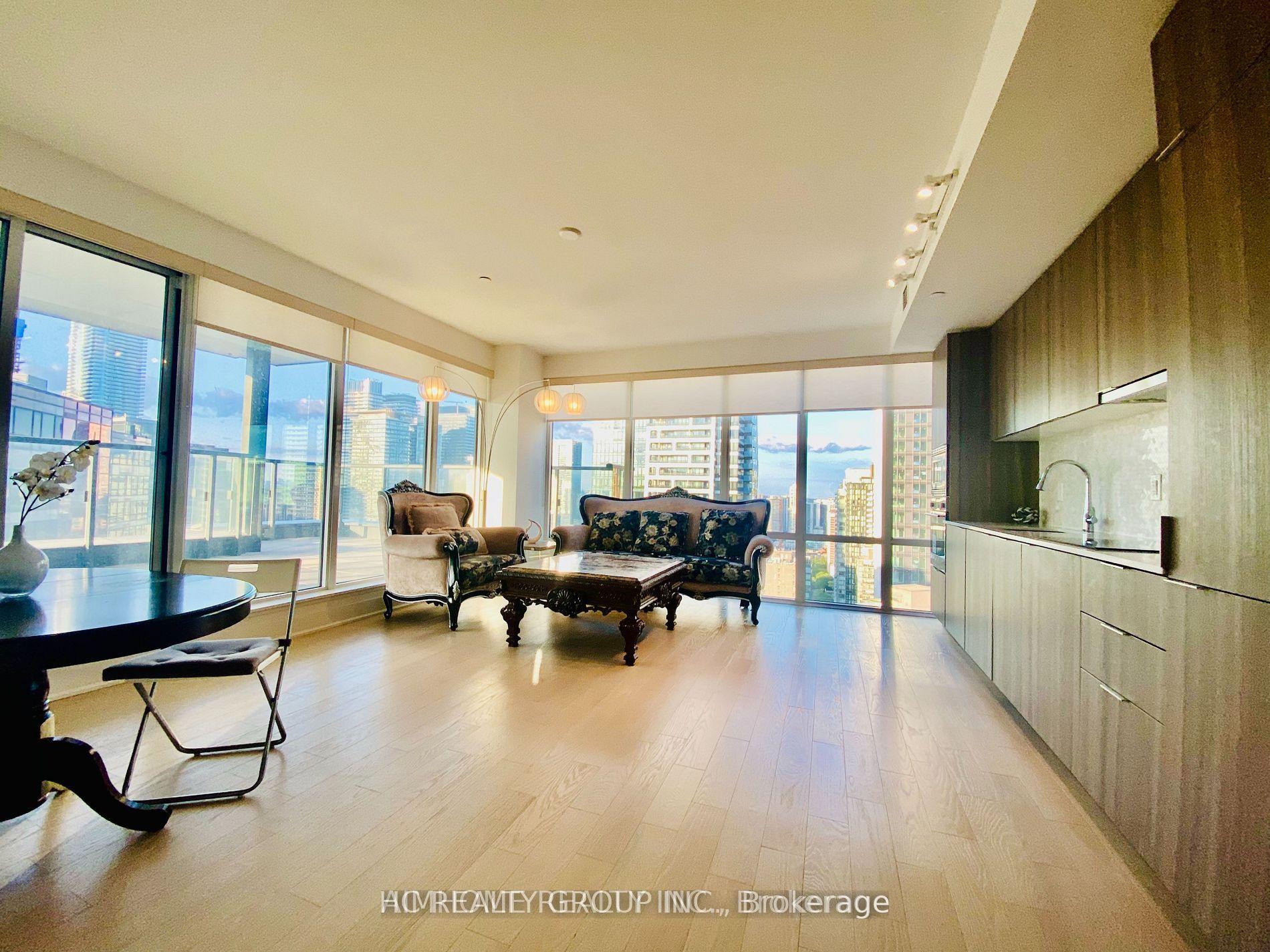 955 Bay Street 3208 #3208 — photo 1