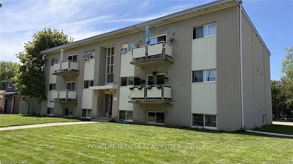 206 Indian Road 202 #202, Kitchener — Multiplex for lease, photo 1