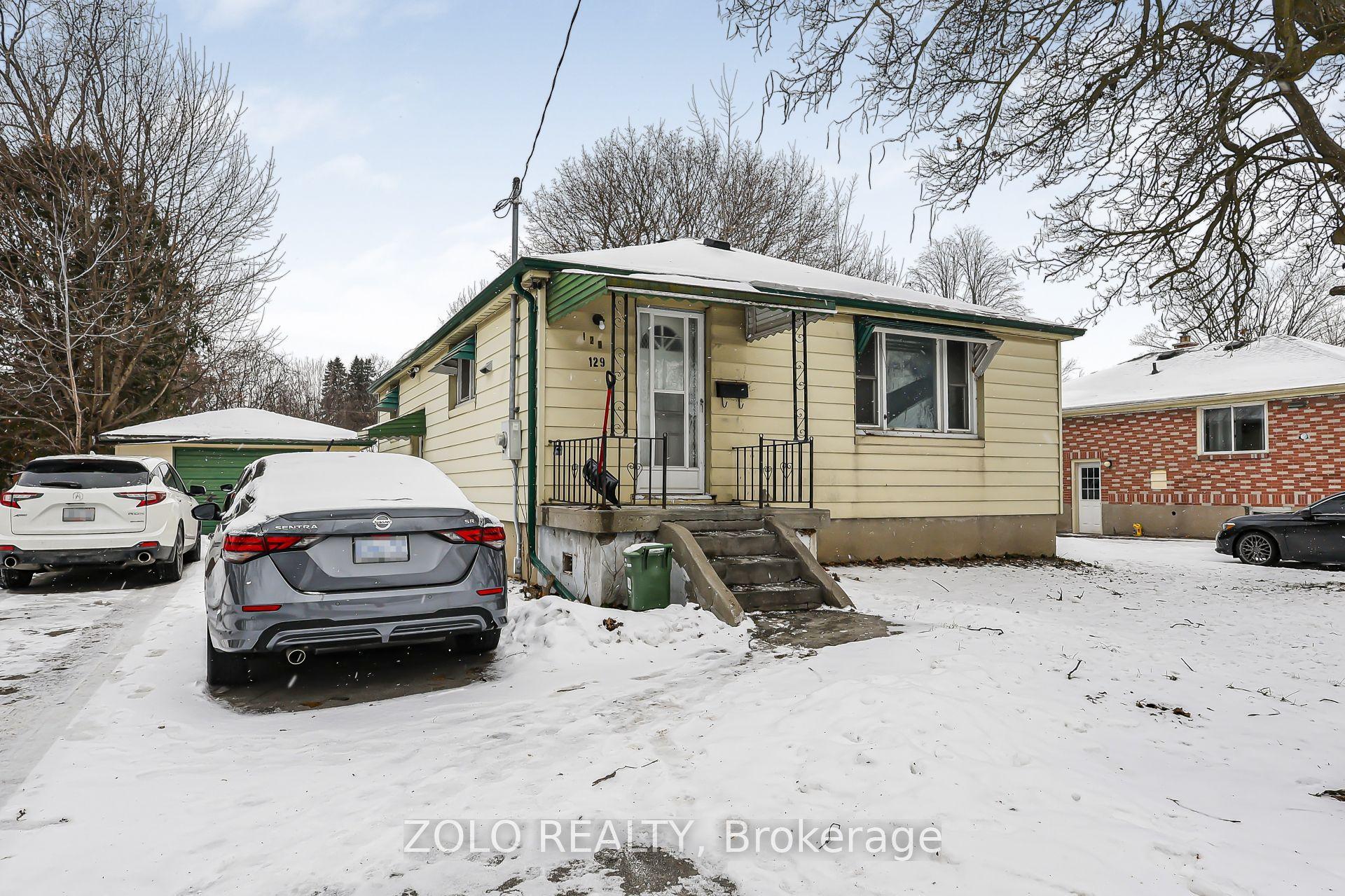 129 ROEHAMPTON Avenue — photo 1