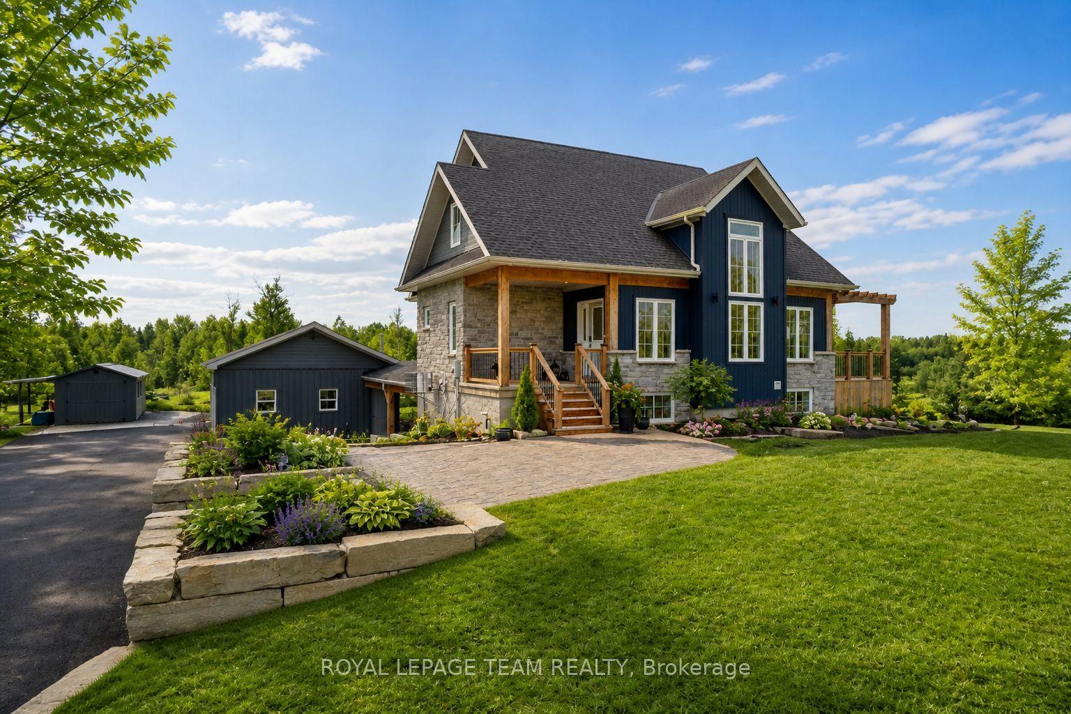 114 Charles Holden Avenue — photo 1