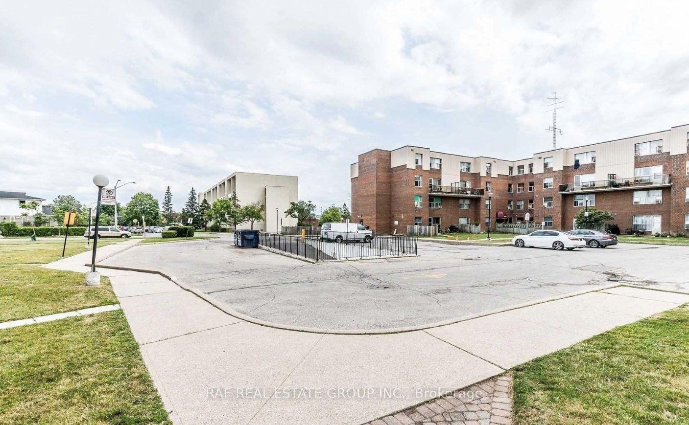 1055B Forestwood Drive 126 #126, Mississauga — Condo Town for lease, photo 1