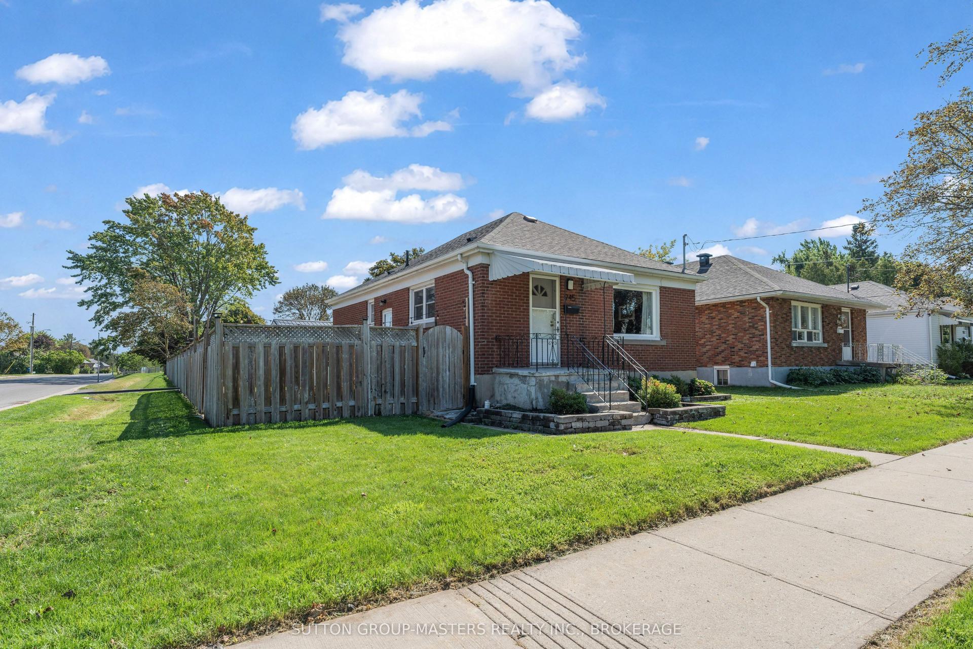 945 Victoria Street, Kingston — Detached for sale, photo 1