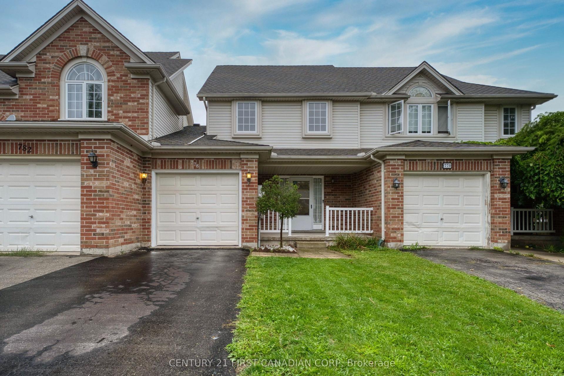 776 Silversmith Street, London North — Townhouse for sale, photo 1