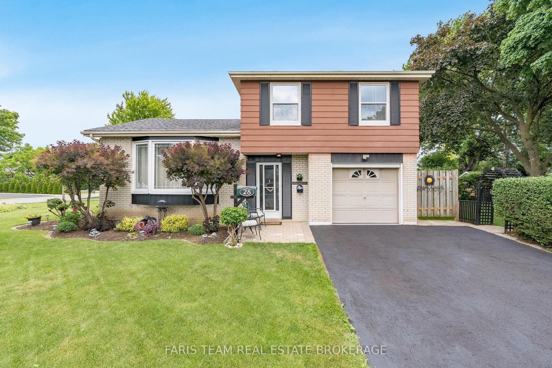 28 Bromley Crescent, Brampton — Detached for sale, photo 1