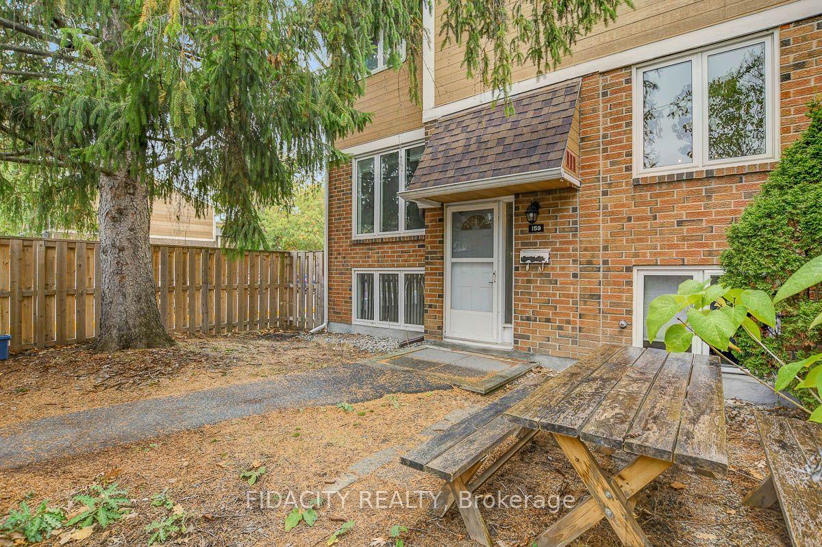 159 Salter Crescent 61 #61 — photo 1
