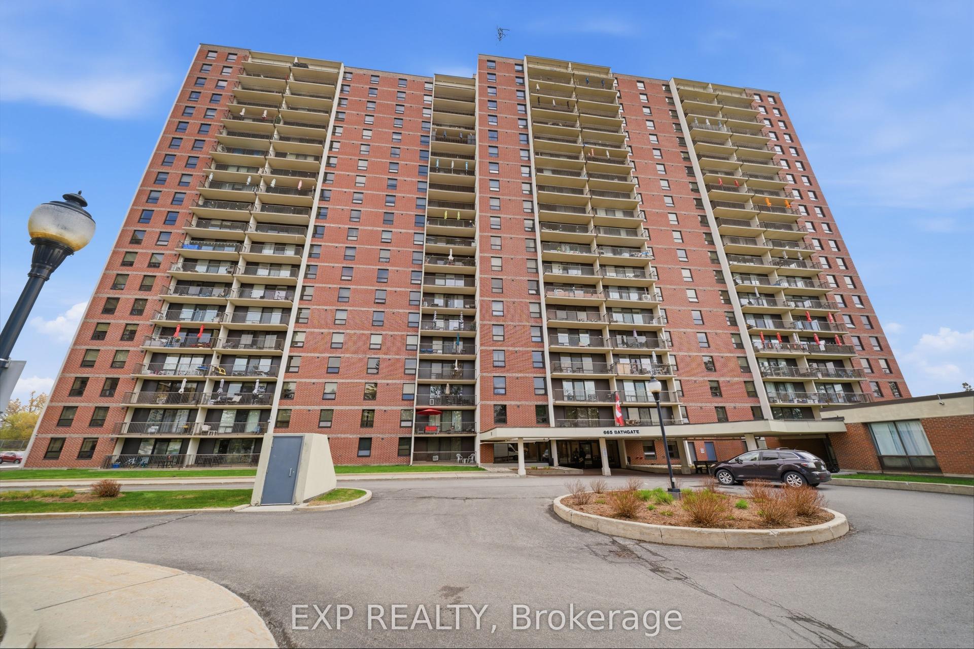 665 BATHGATE Drive 1004 #1004 — photo 1