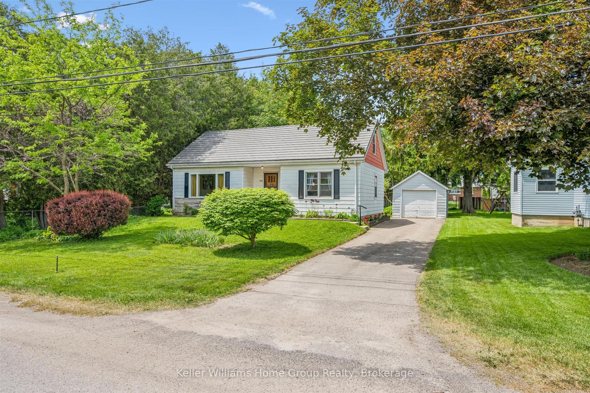 145 E Forfar Street E — photo 1