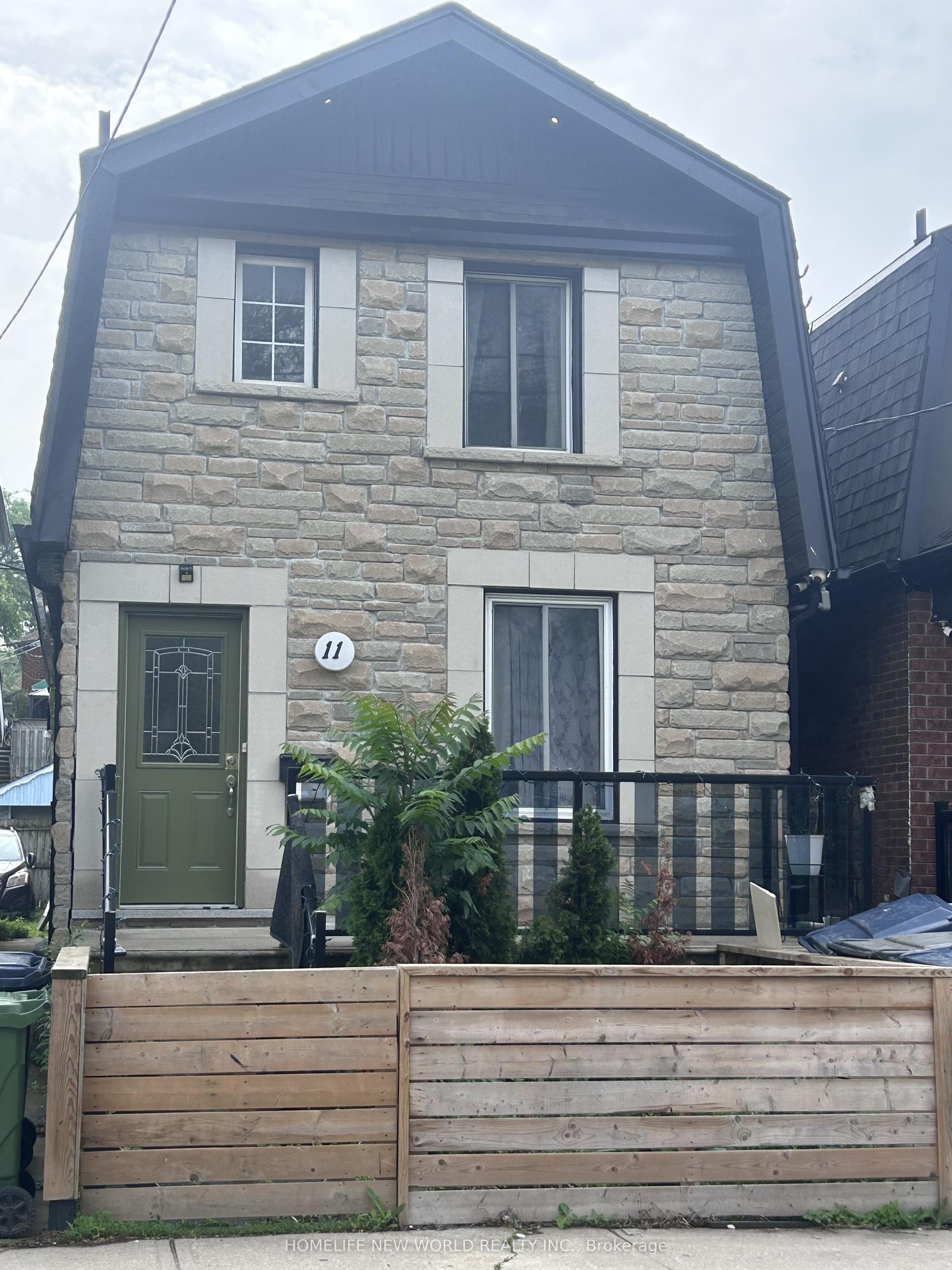 11 Humber Boulevard upper #upper — photo 1