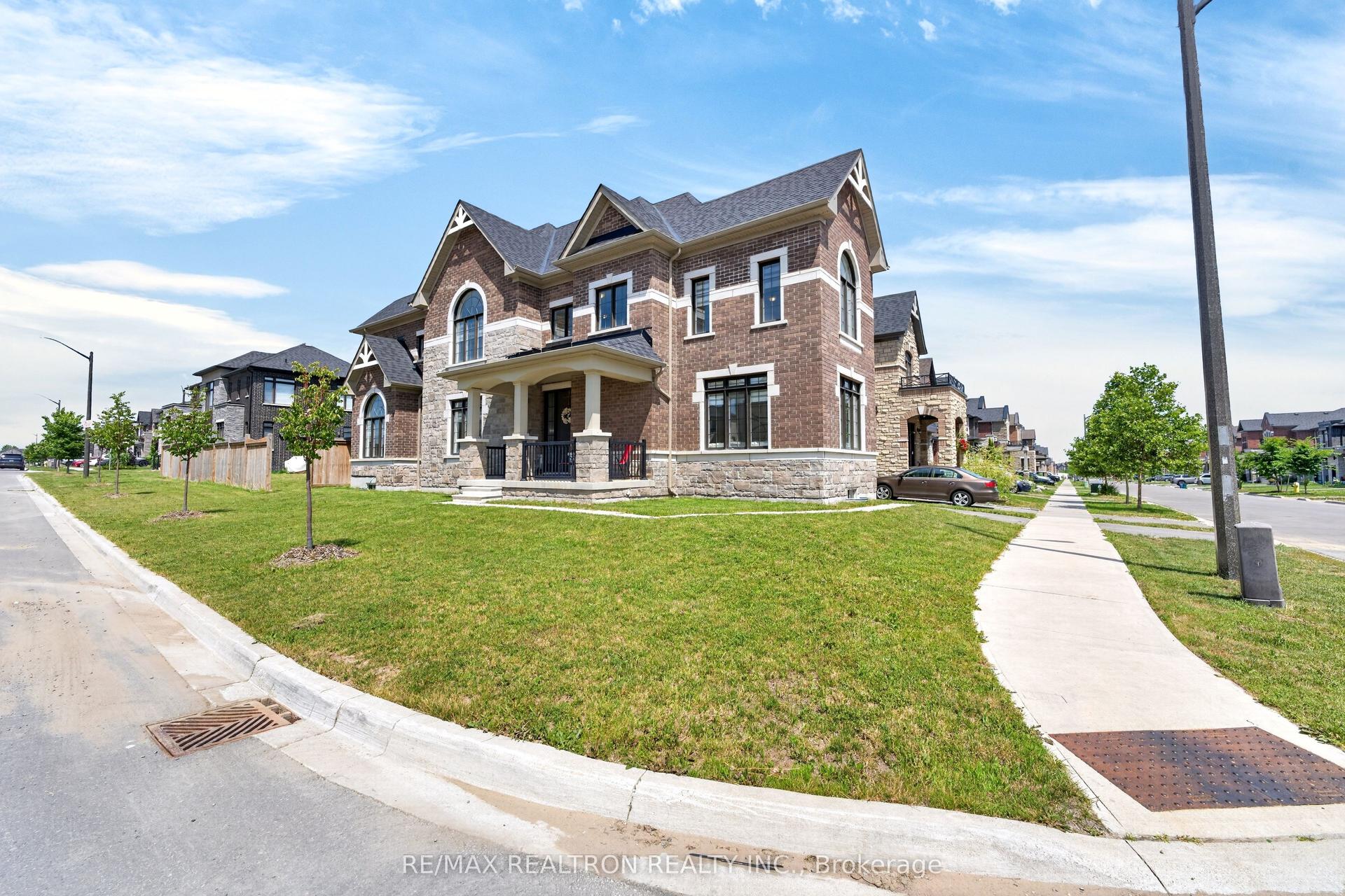 40 Auckland Drive, Whitby — Detached for sale, photo 1