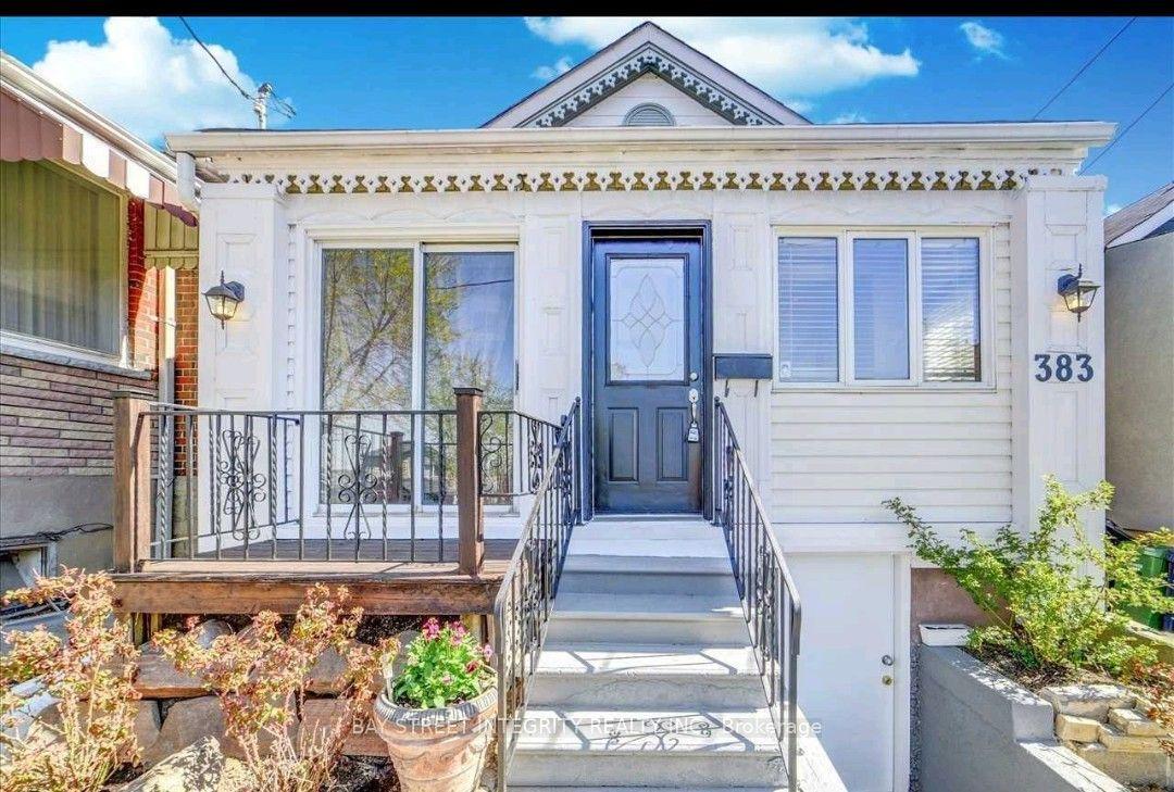 383 Silverthorn Avenue, Toronto — Detached for lease, photo 1