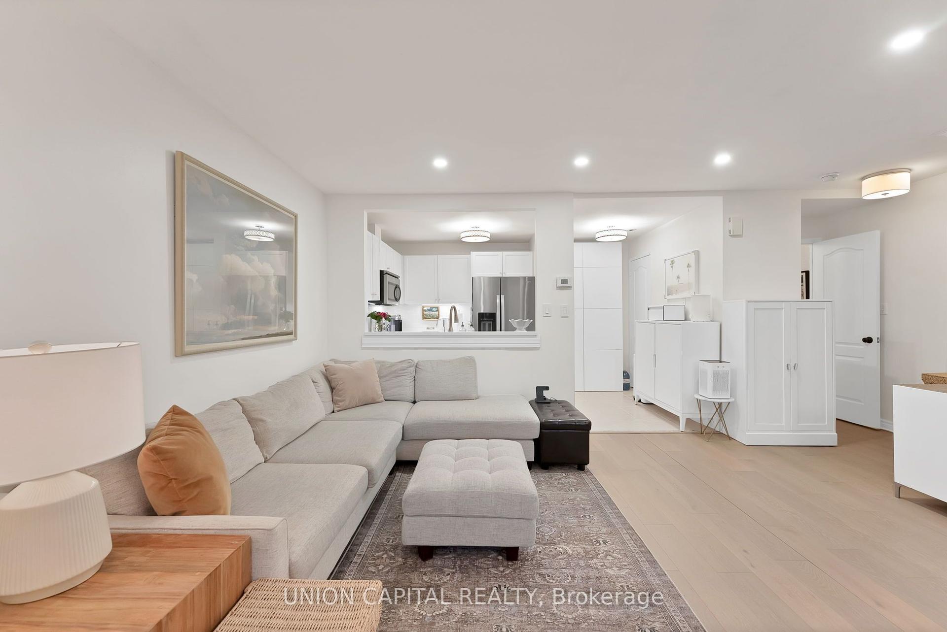 108 Finch Avenue W A3 #A3, Toronto — Condo Town for sale, photo 1