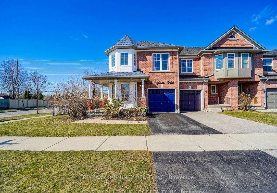 2 Oglevie Drive, Whitby — Townhouse for lease, photo 1