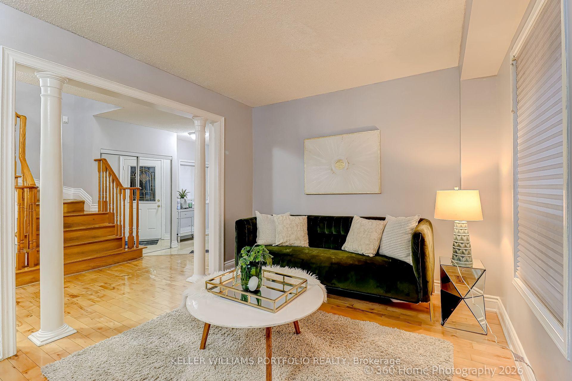 45 Olympia Crescent — photo 1