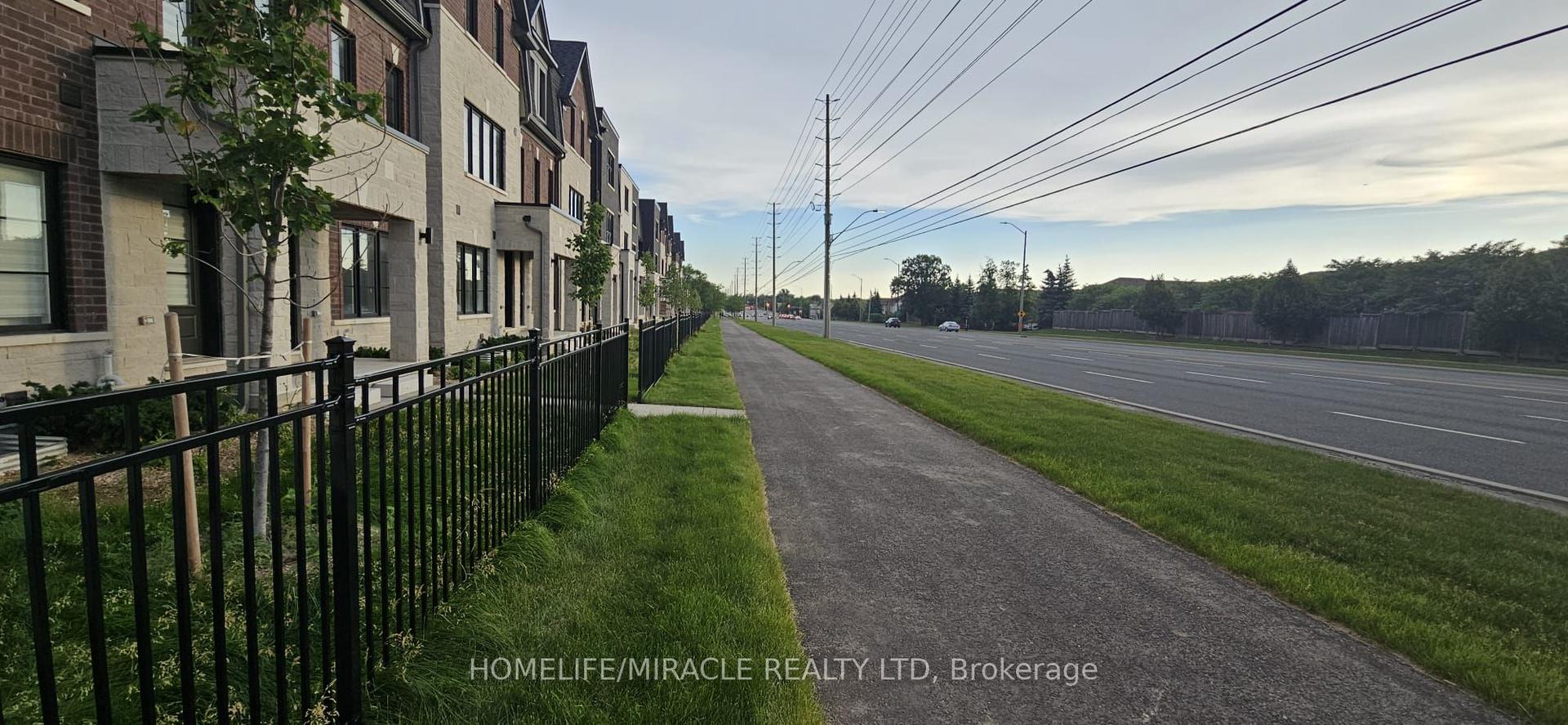 5911 Saigon Street, Mississauga — Townhouse for lease, photo 1