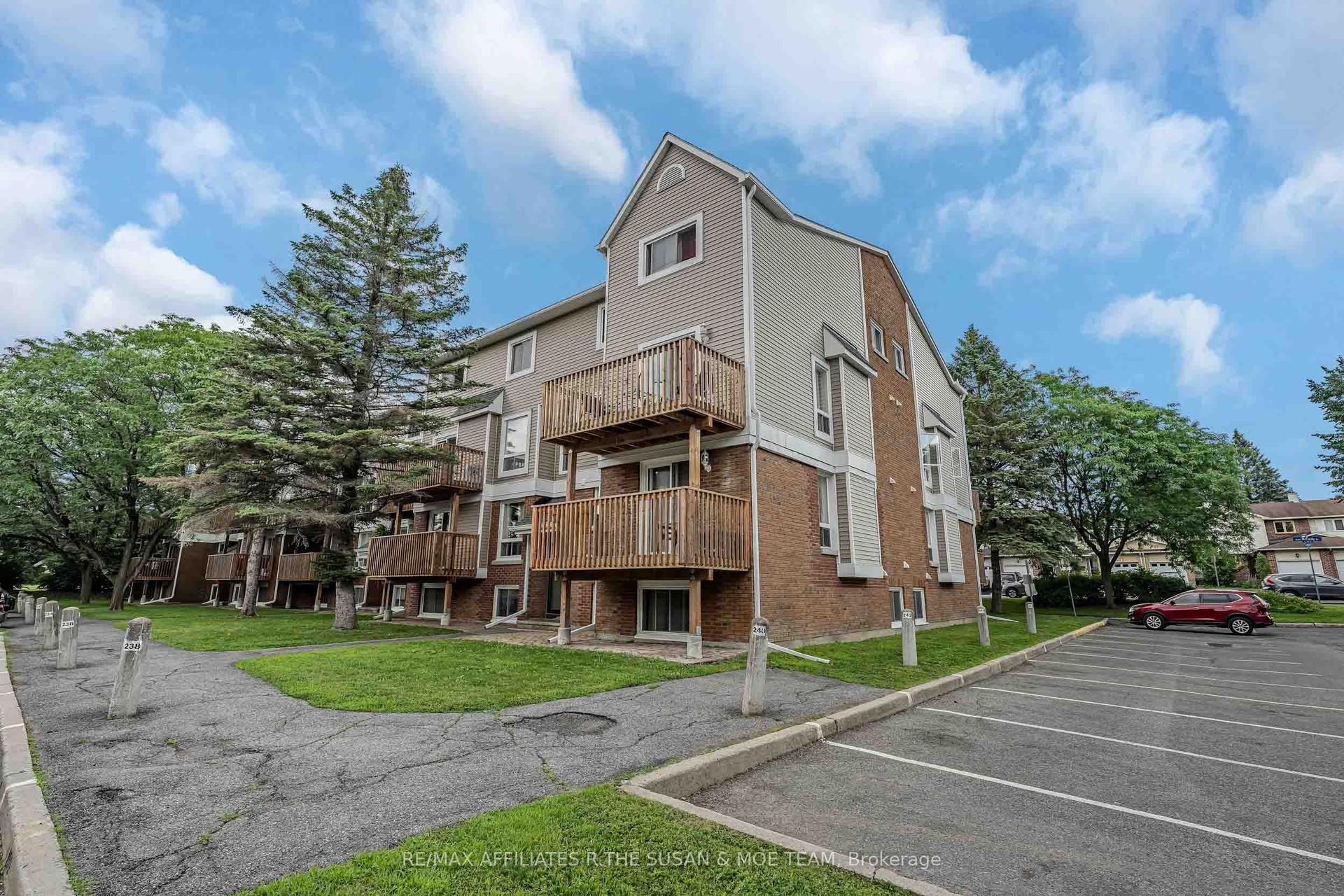 500 Fenerty Court 6 #6, Kanata — Condo for sale, photo 1