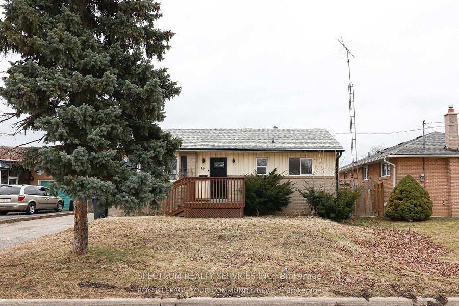 15 Golding Avenue — photo 1