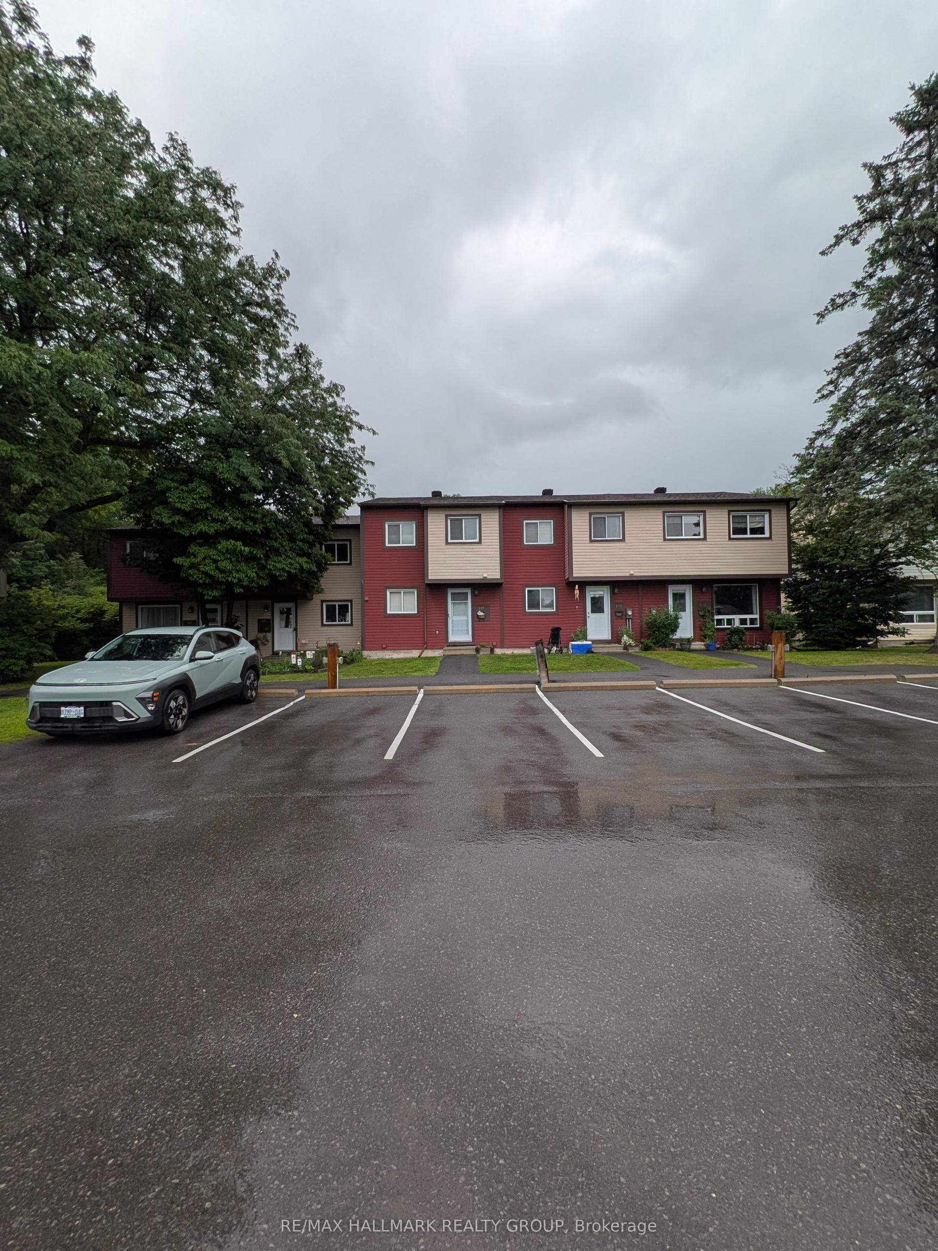 119 Teal Crescent, Orleans - Cumberland and Area — Condo Town for sale, photo 1