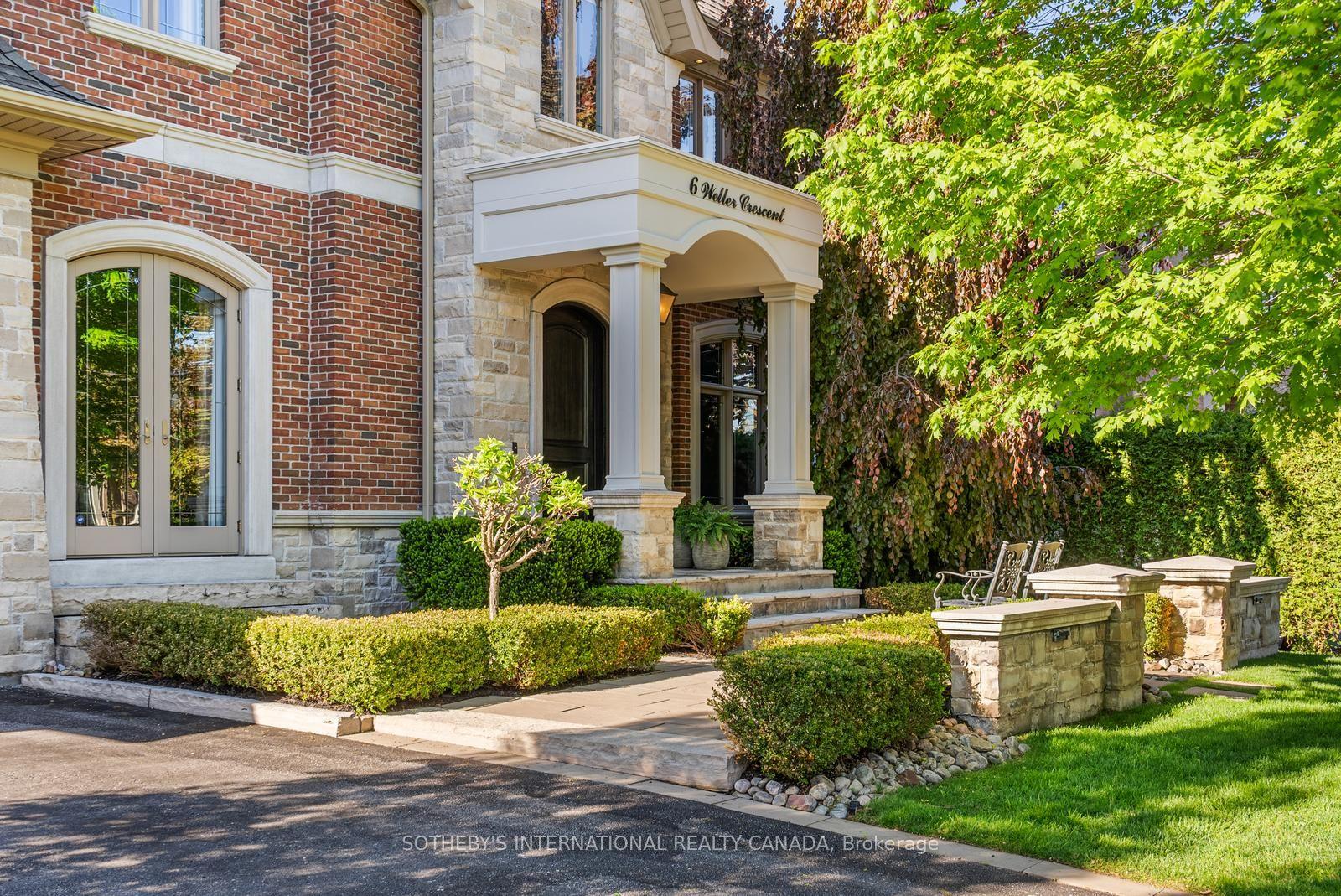 6 Weller Crescent — photo 1