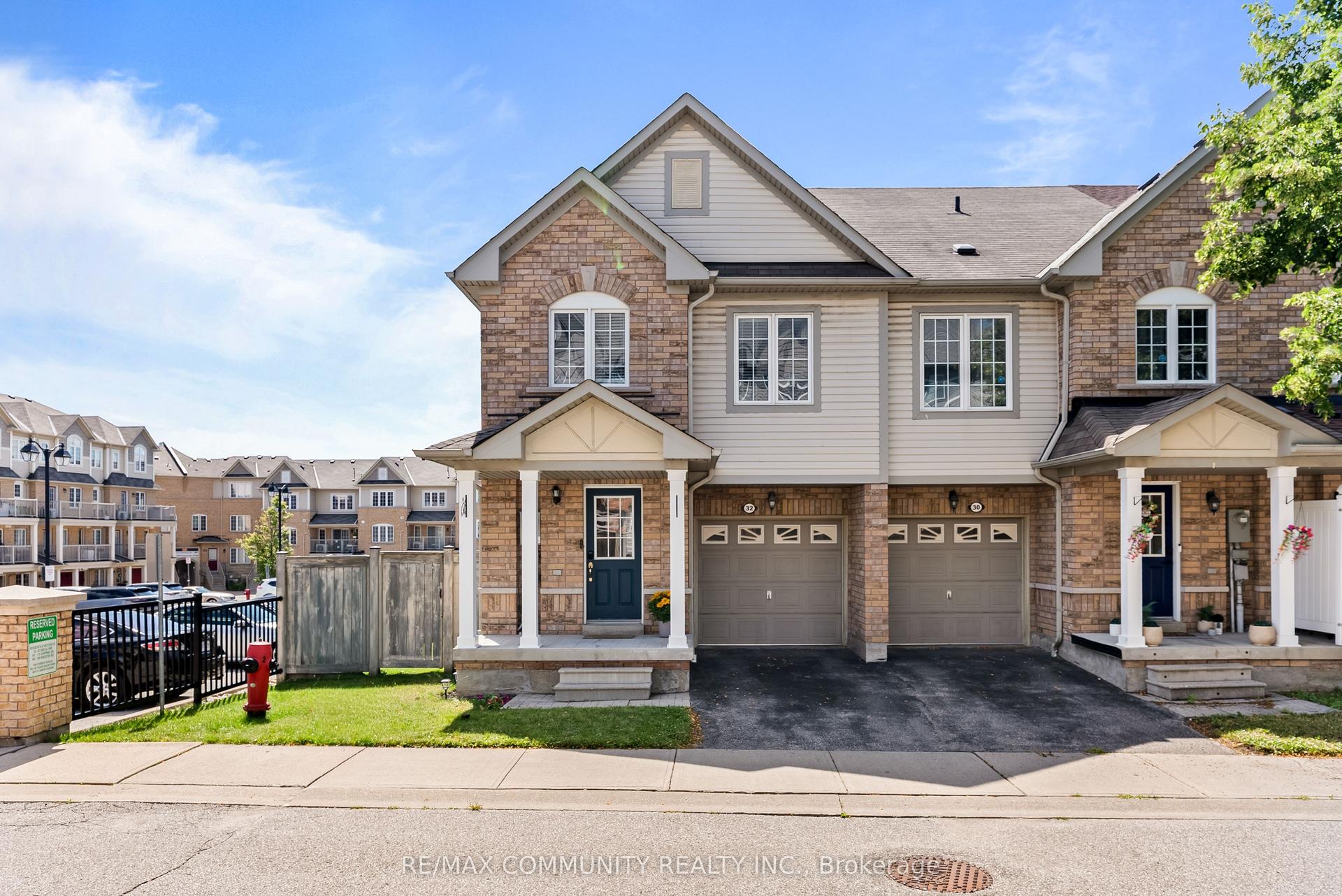 32 Bartolo Lane, Ajax — Townhouse for sale, photo 1