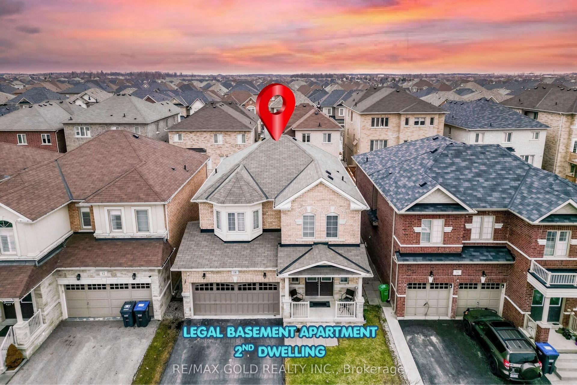 14 Lloyd Crescent — photo 1