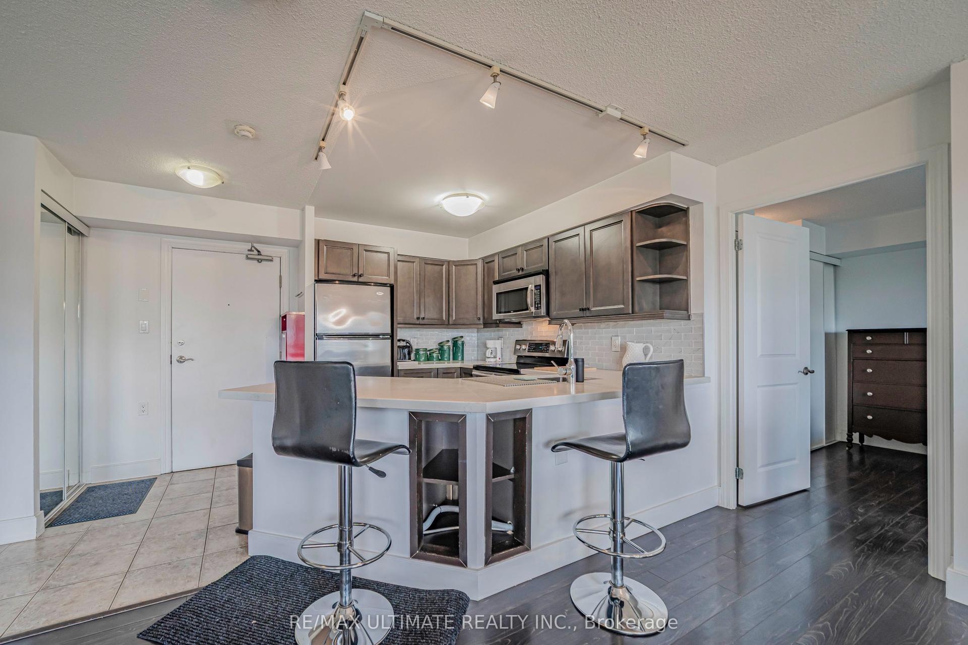 872 SHEPPARD Avenue W 513 #513, Toronto — Condo for lease, photo 1