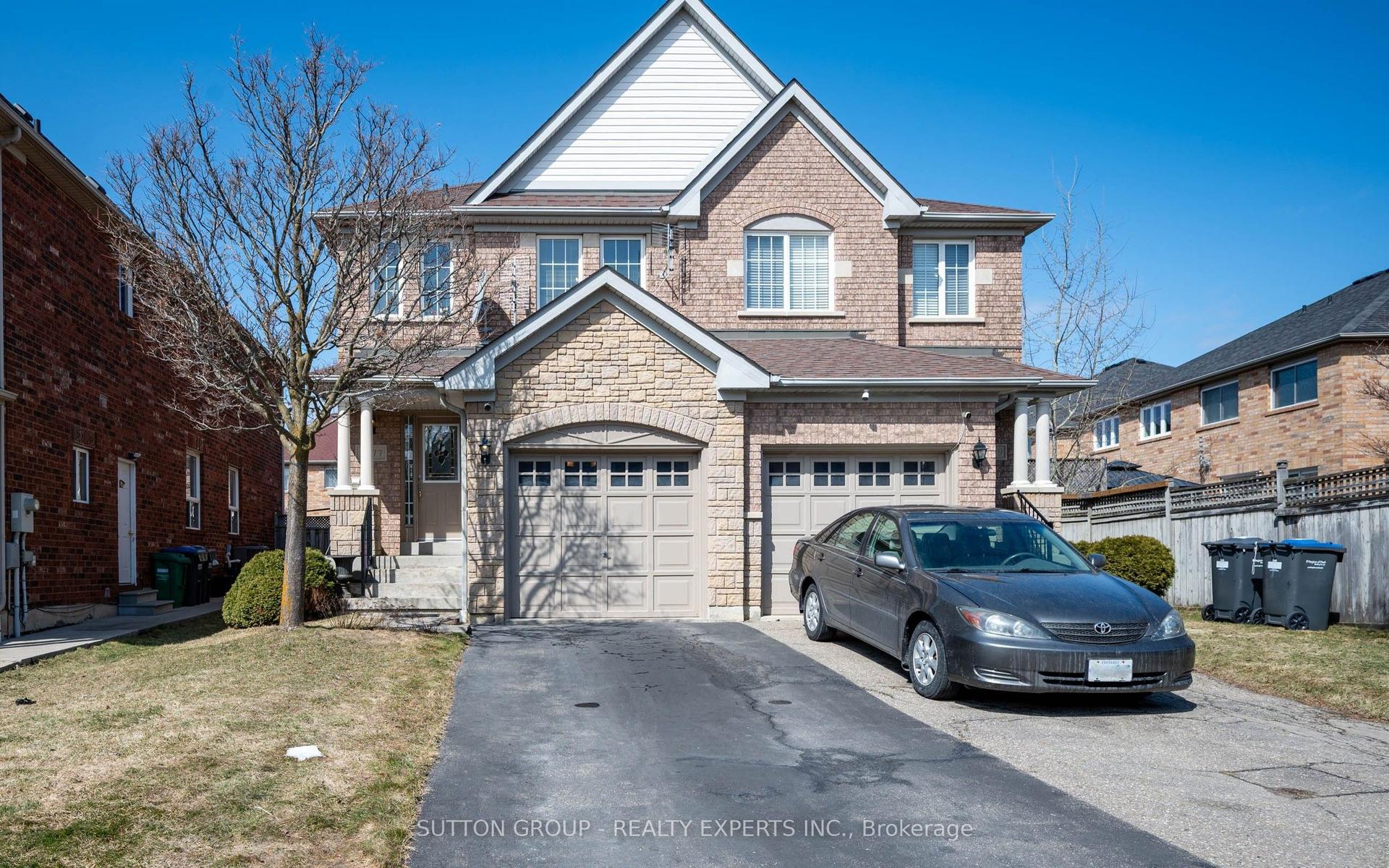 3077 Caulfield Crescent — photo 1
