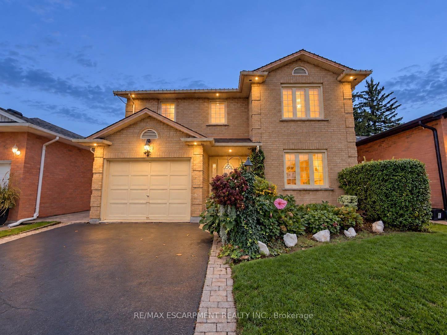 1236 Thorpe Road, Burlington — Detached for sale, photo 1
