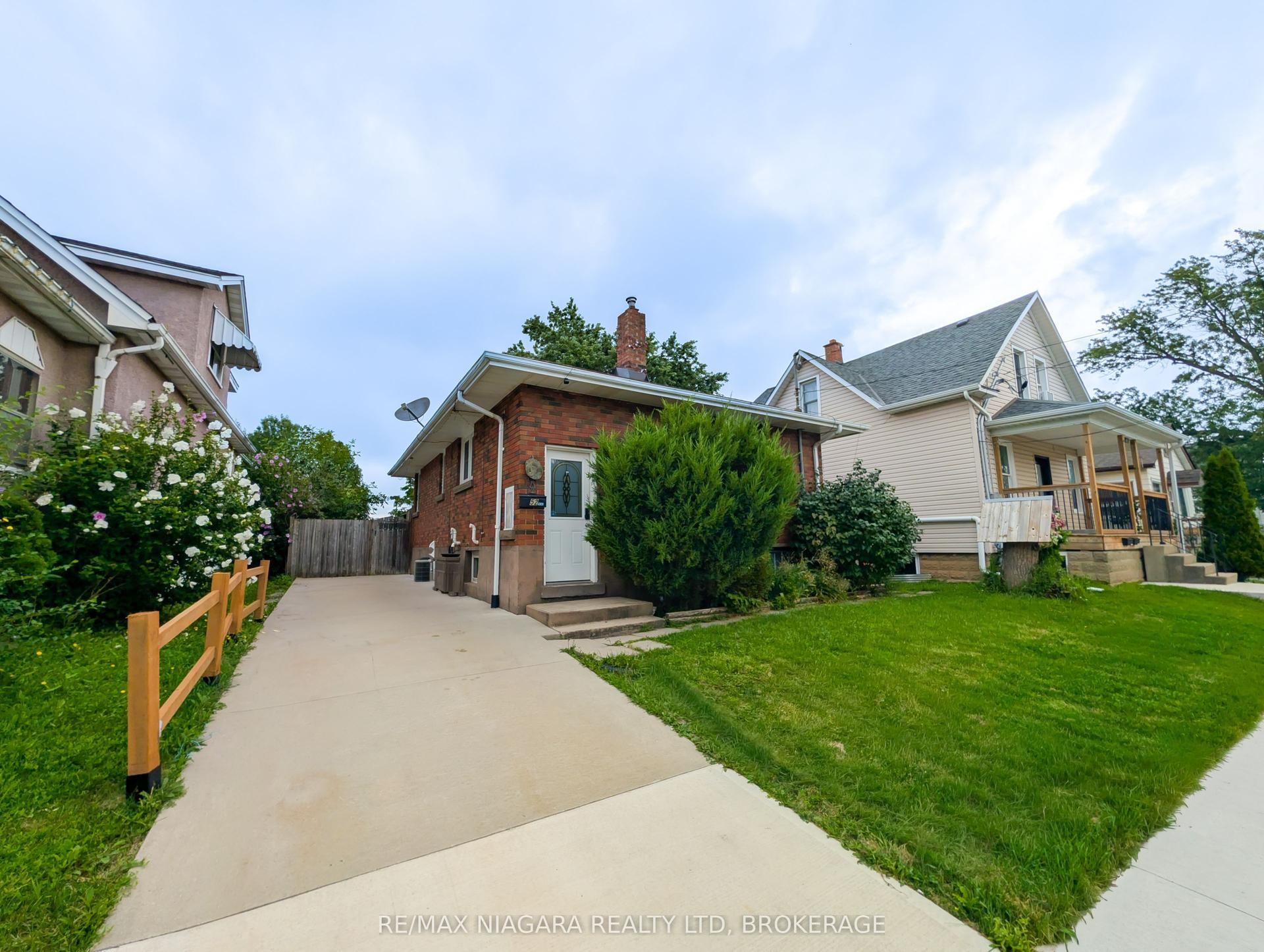 52 Fifth Street, Welland — Detached for sale, photo 1