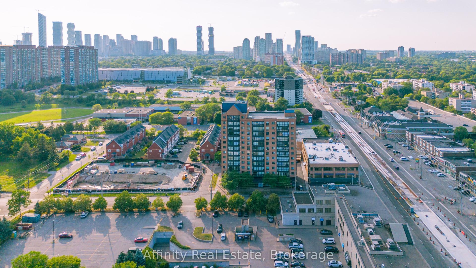 25 Agnes Street 202 #202, Mississauga — Condo for sale, photo 1