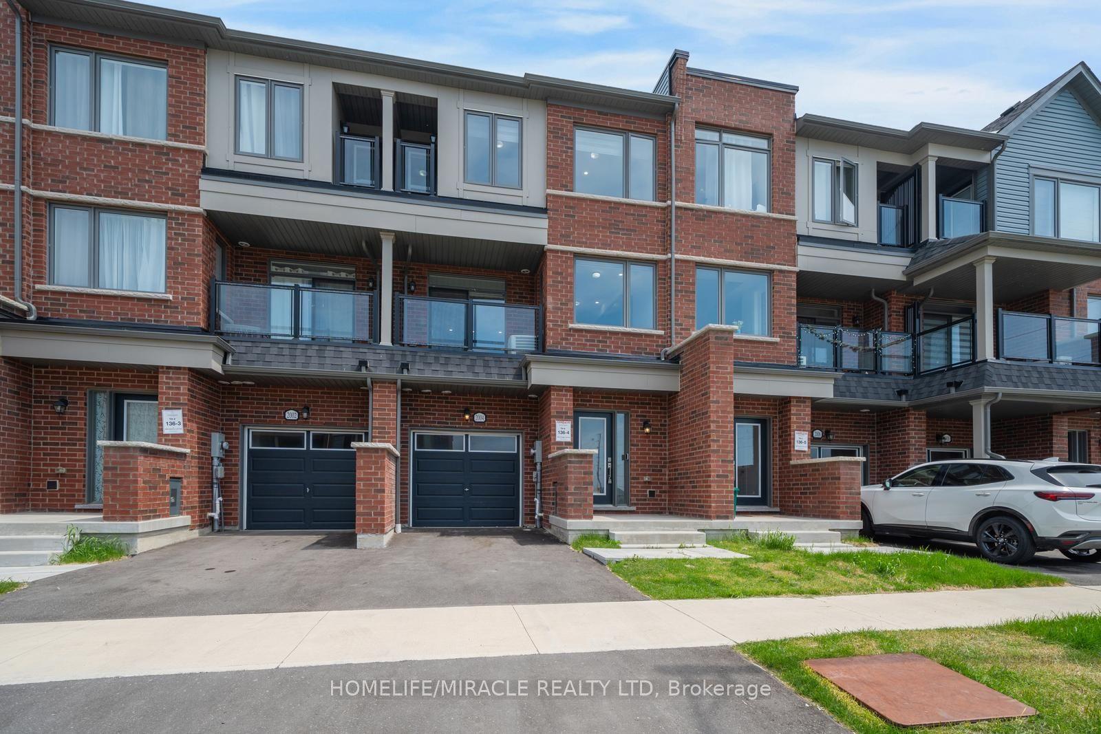 2004 Cameron Lott Crescent — photo 1