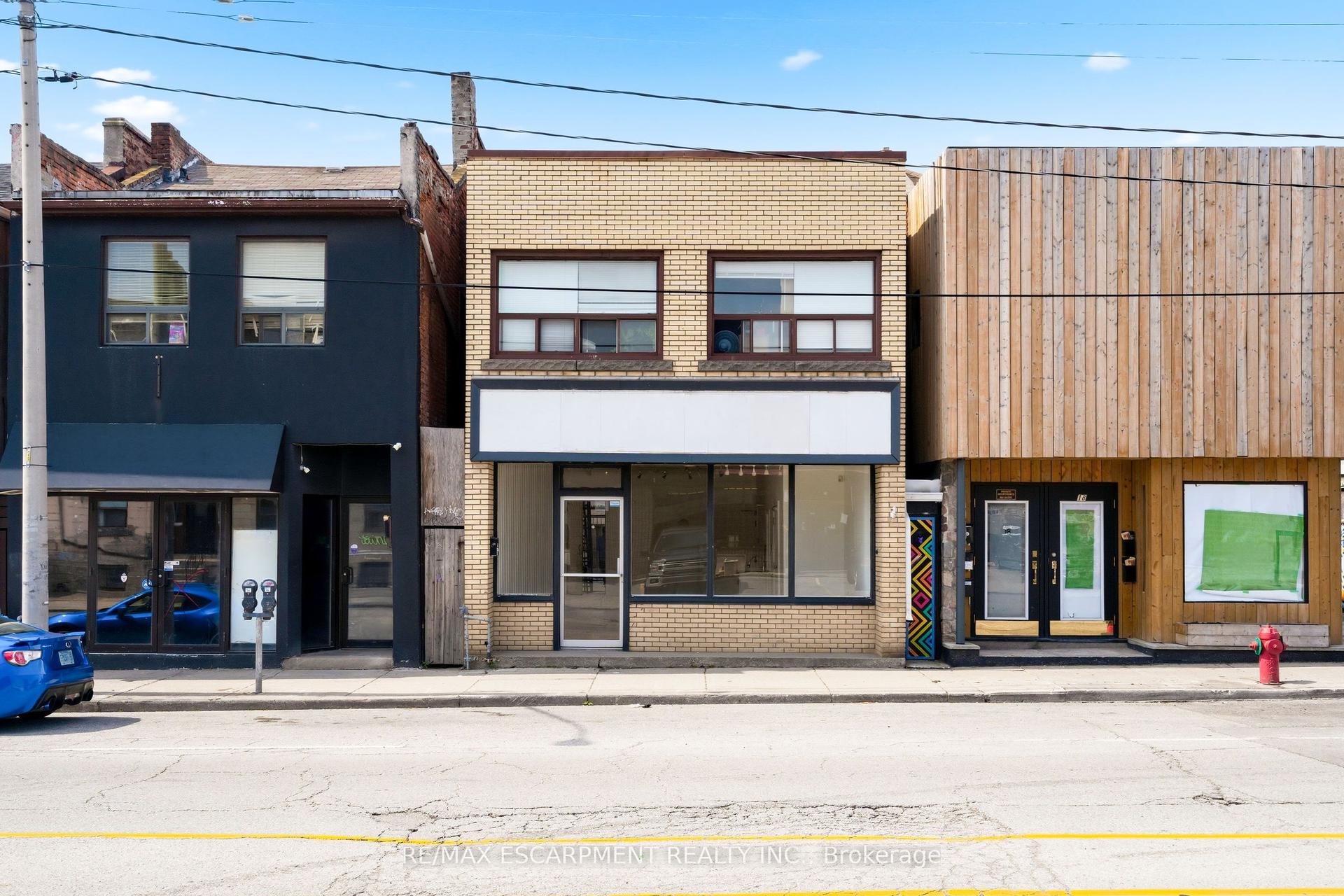 20 Barton Street E — photo 1