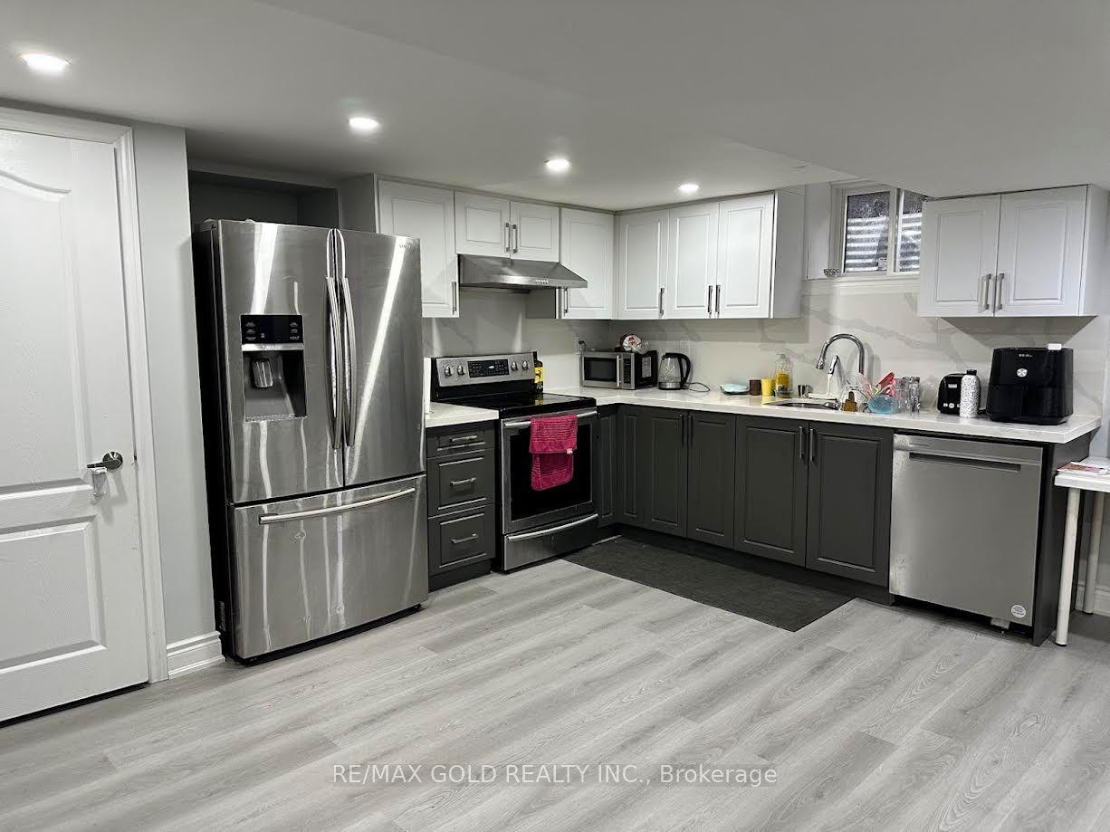 73 Snow Leopard Court — photo 1
