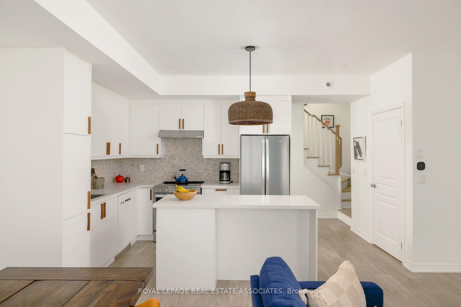 115 Long Branch Avenue 3 #3, Toronto — Condo Town for sale, photo 1
