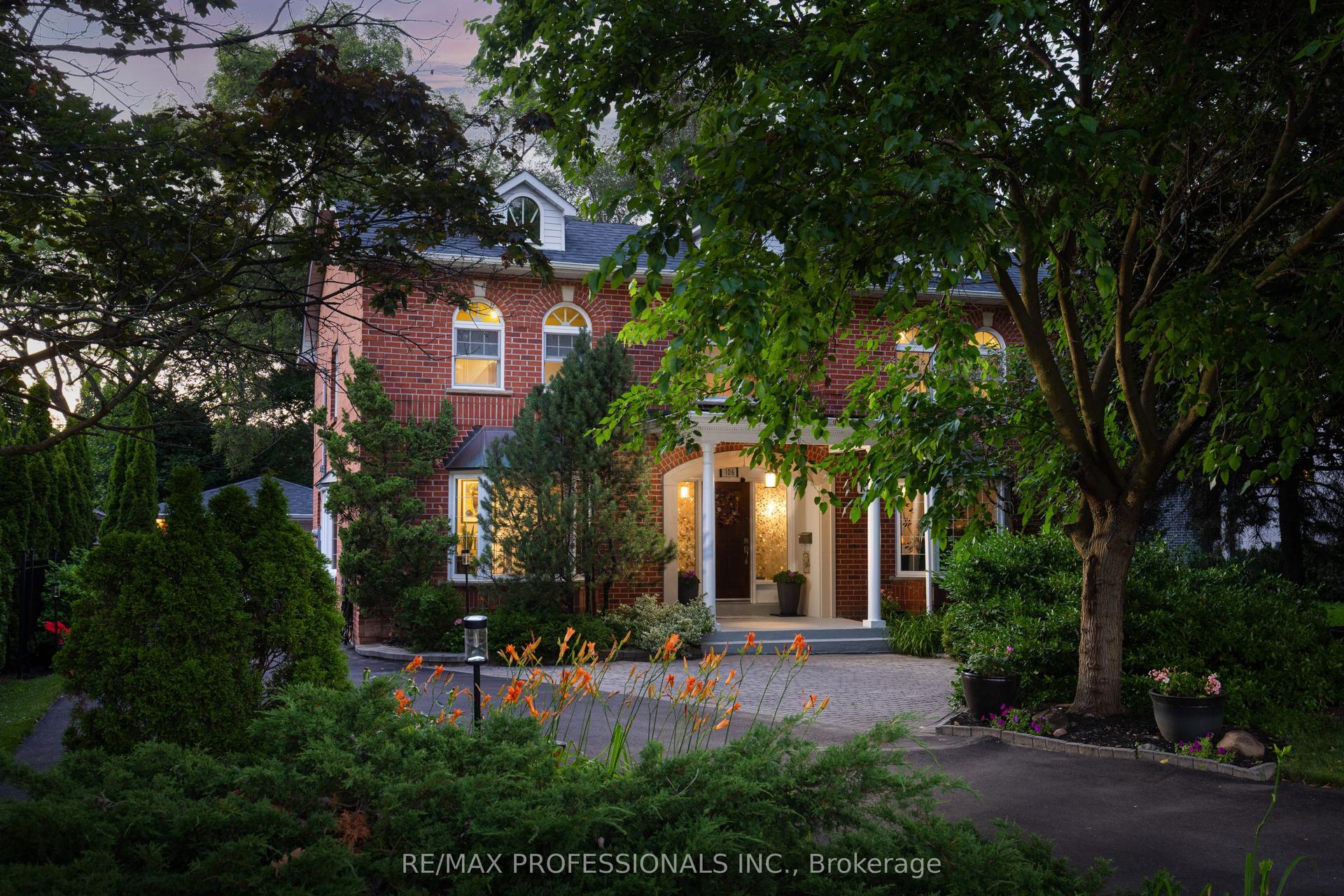 106 Rathburn Road, Toronto — Detached for sale, photo 1