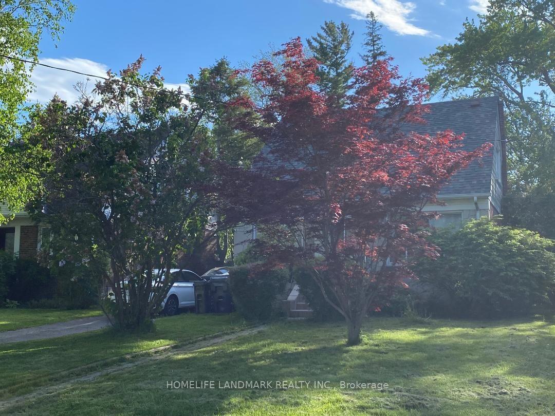 48 Greylawn Crescent — photo 1