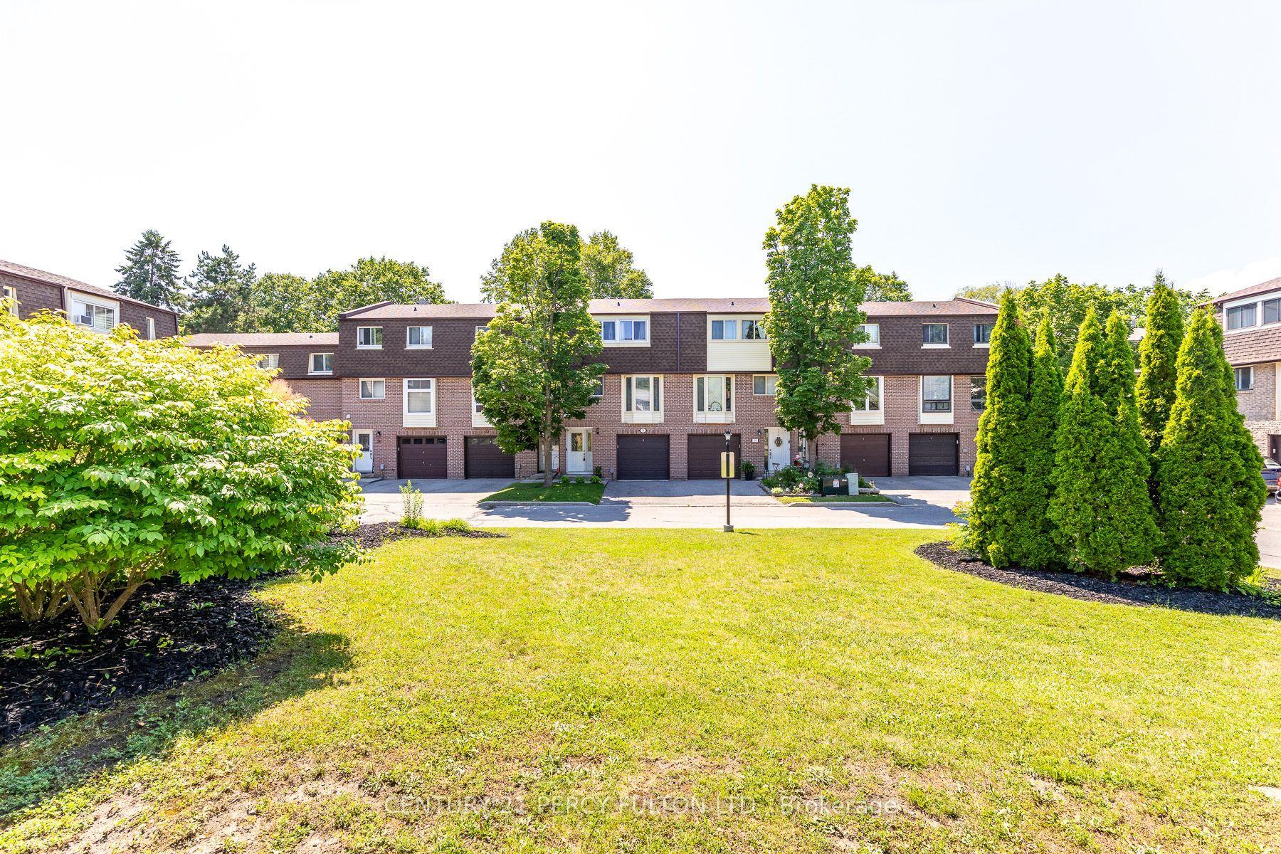 350 Camelot Court 38 #38, Oshawa — Condo Town for lease, photo 1