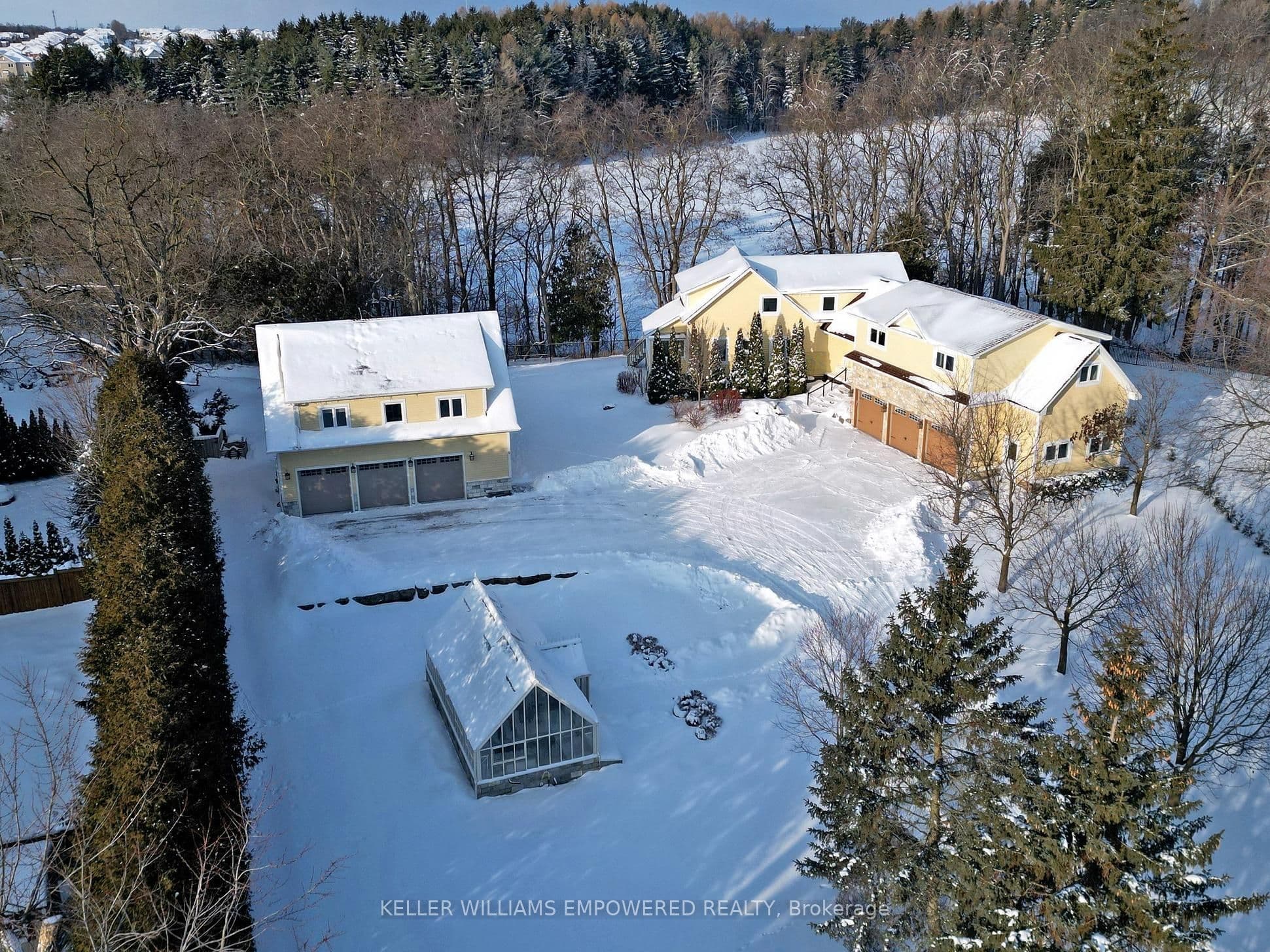 6 and 8 Macleod Estate Court — photo 1