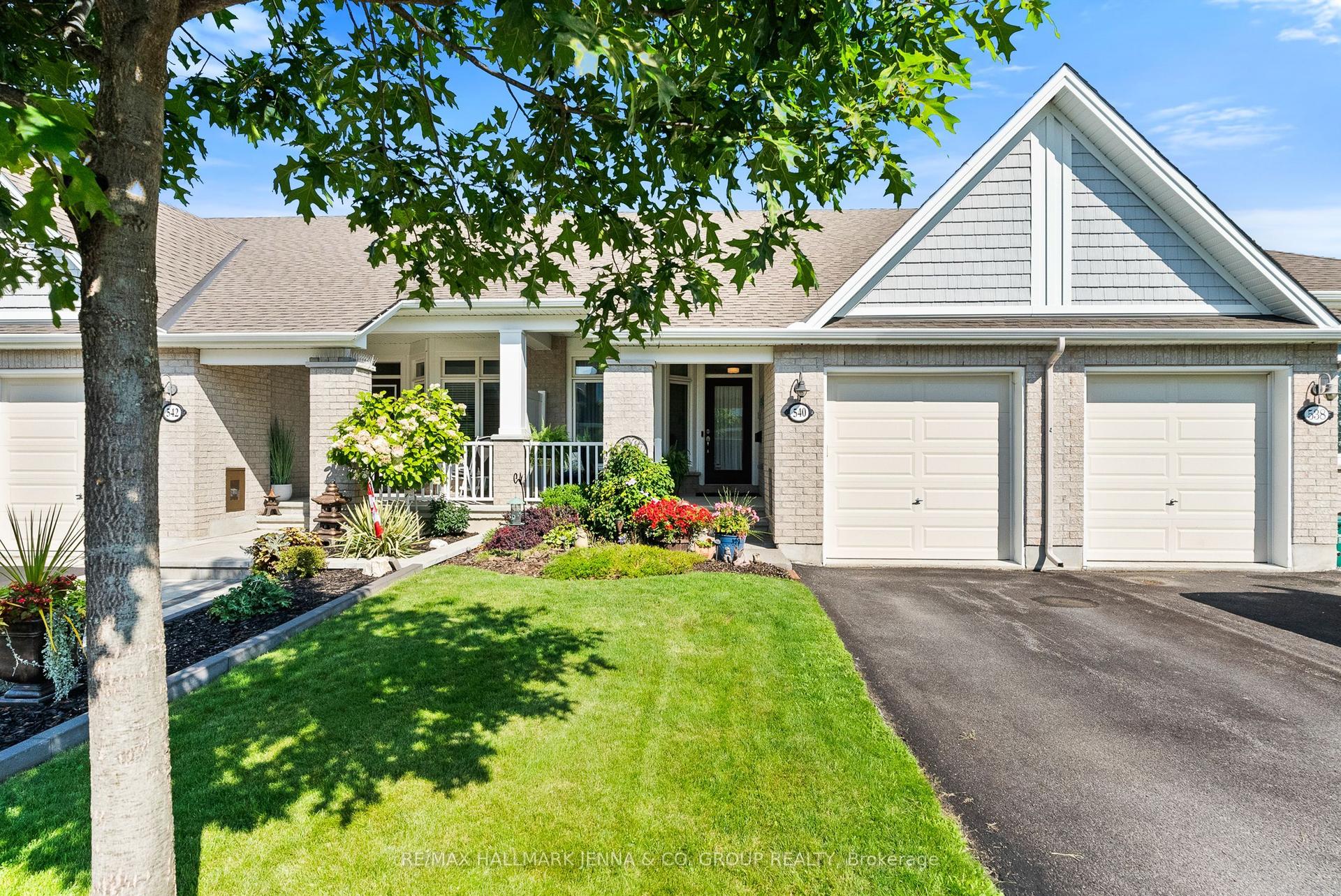 540 Silverbell Crescent, Blossom Park - Airport and Area — Townhouse for sale, photo 1