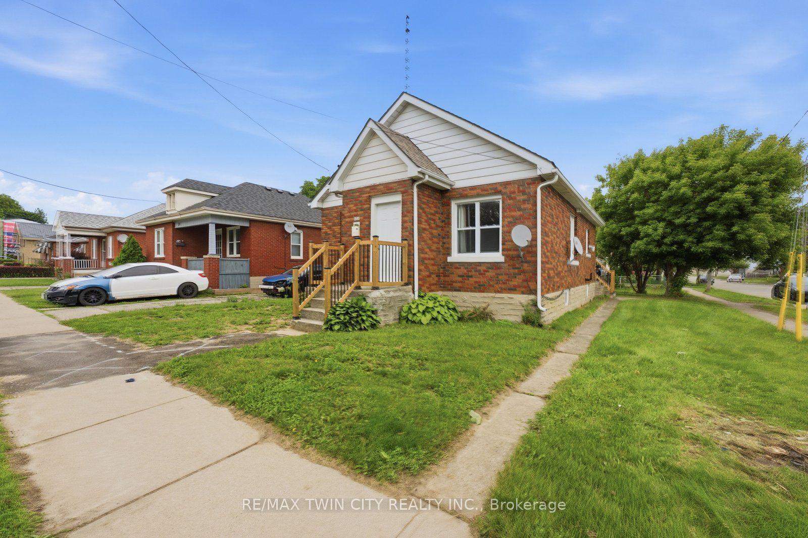 249 Clarence Street — photo 1