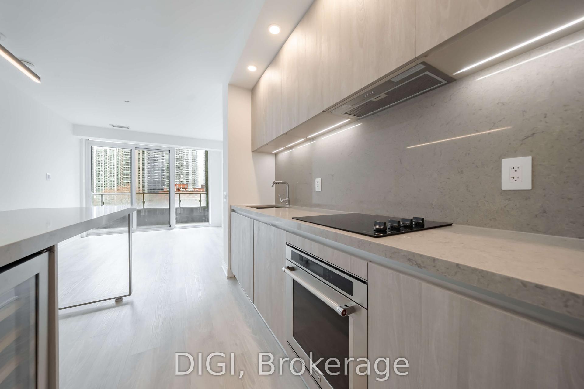 57 Spadina Avenue 504 #504 — photo 1