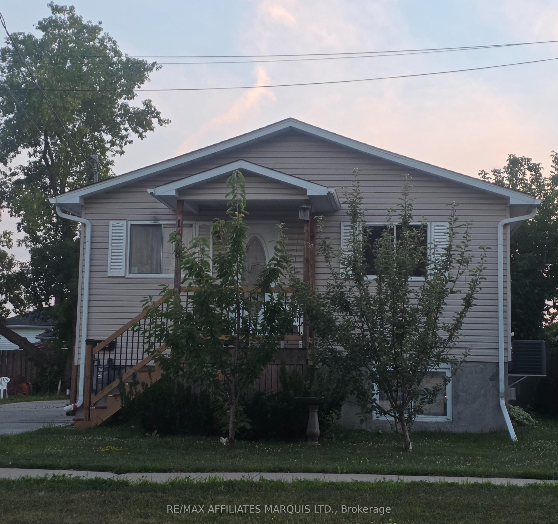 1418 Cumberland Street, Cornwall — Detached for sale, photo 1