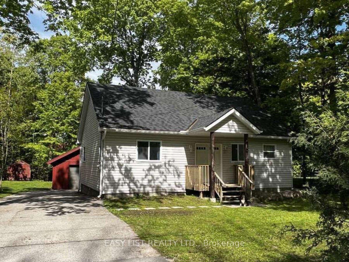 2135 Champlain Road, Tiny — Detached for sale, photo 1